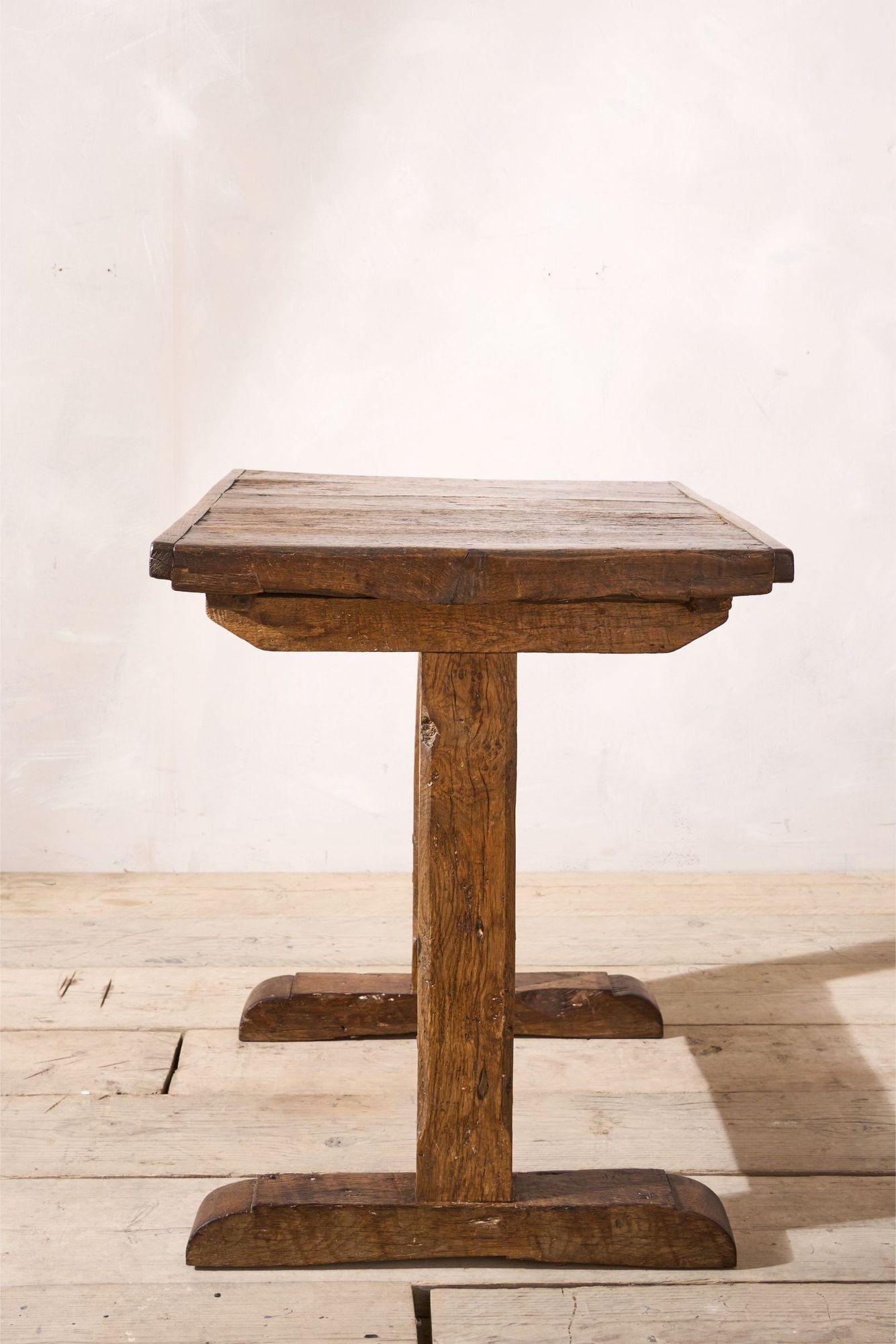 18th century English Oak tavern table For Sale 7