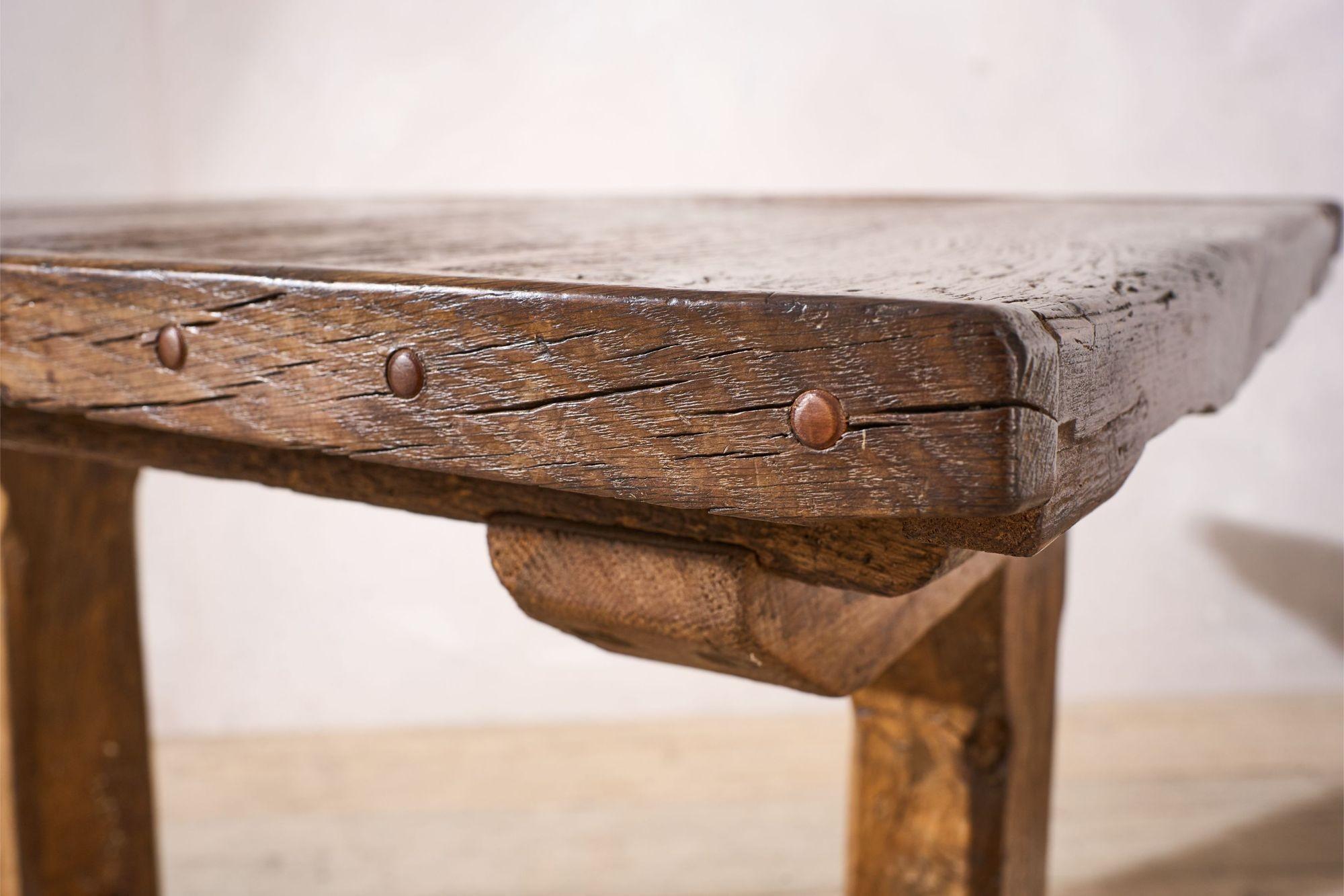 18th century English Oak tavern table For Sale 1
