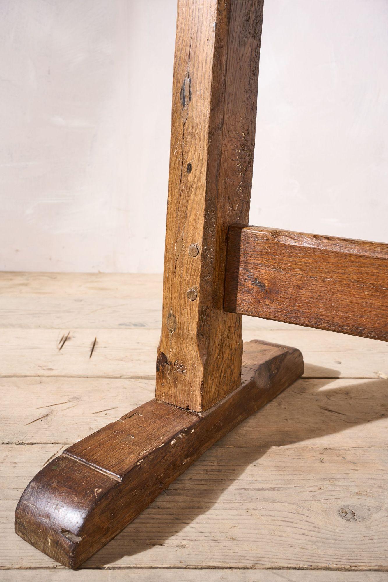 18th century English Oak tavern table For Sale 2