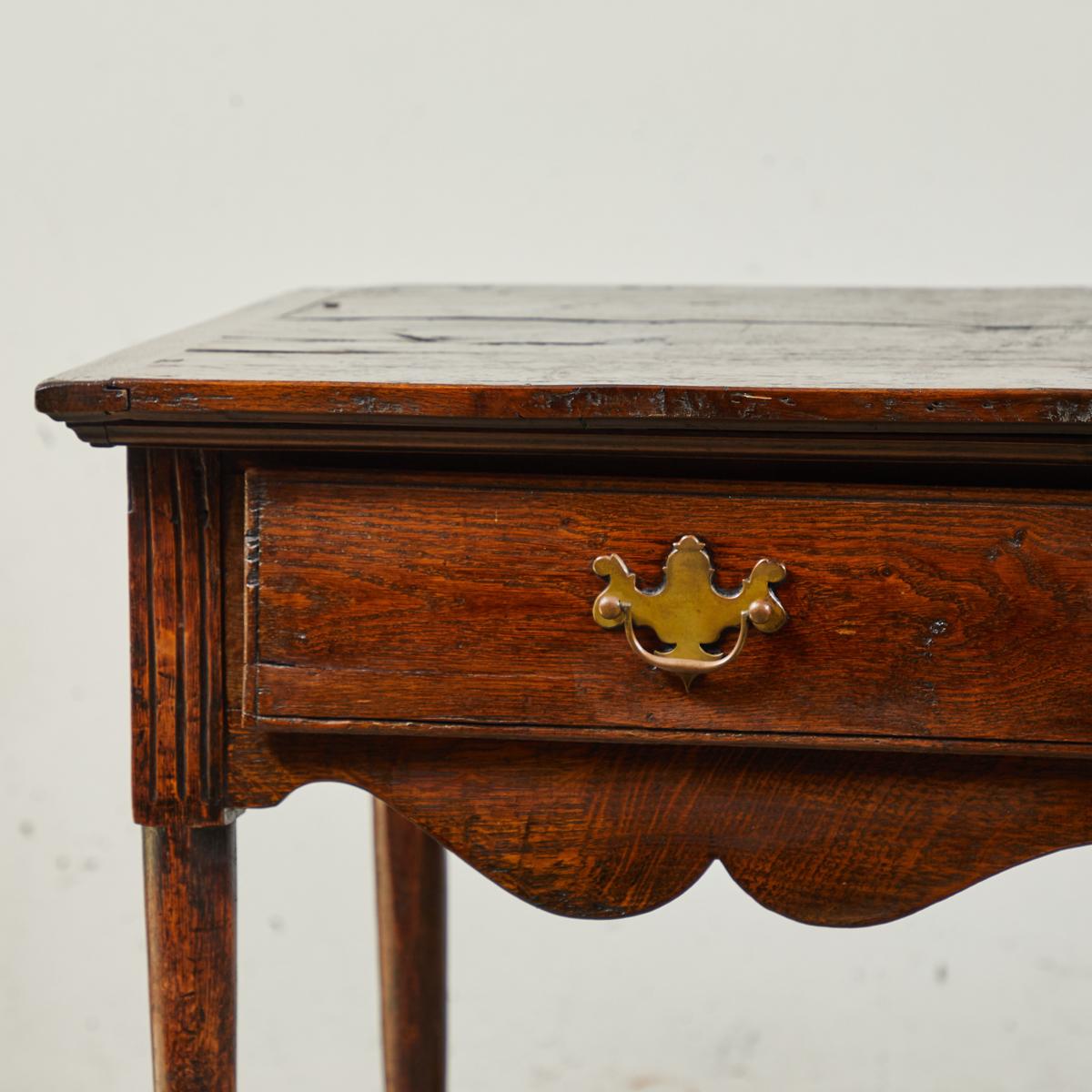 18th Century English Oak Three-Drawer Dresser or Sofa Table Server In Good Condition In Los Angeles, CA