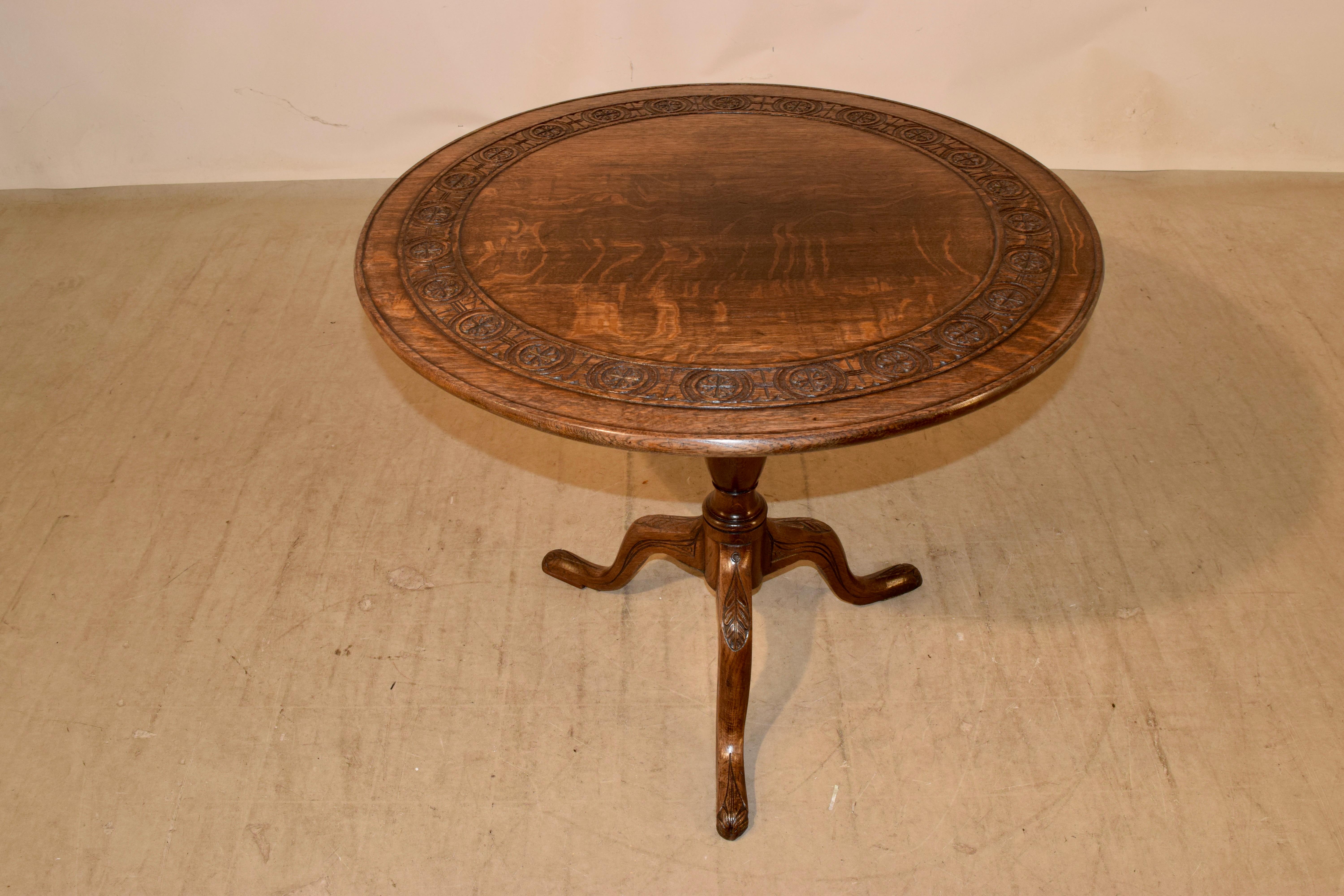 Table à plateau basculant en chêne anglais du XVIIIe siècle en vente 4