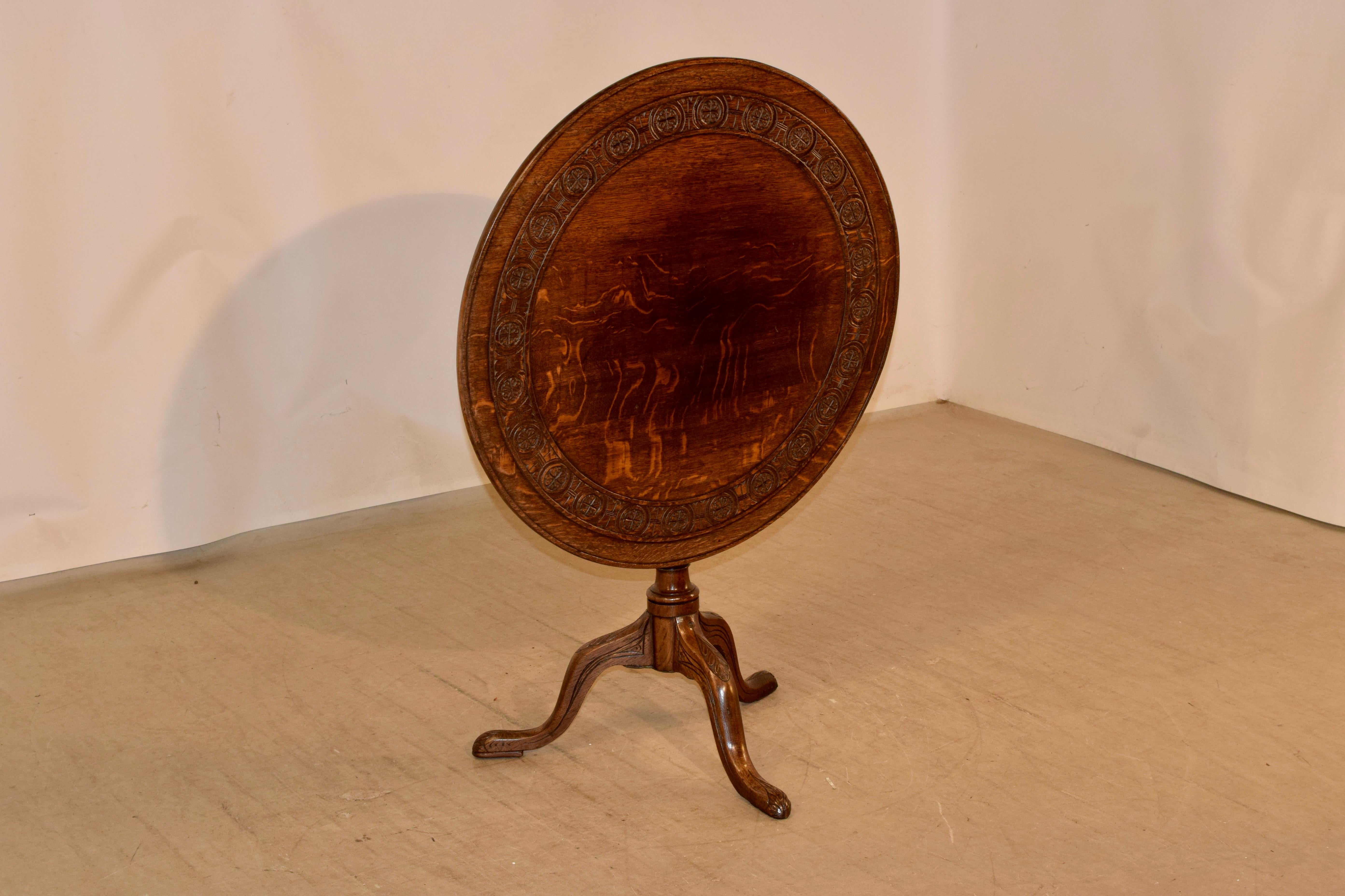Georgien Table à plateau basculant en chêne anglais du XVIIIe siècle en vente