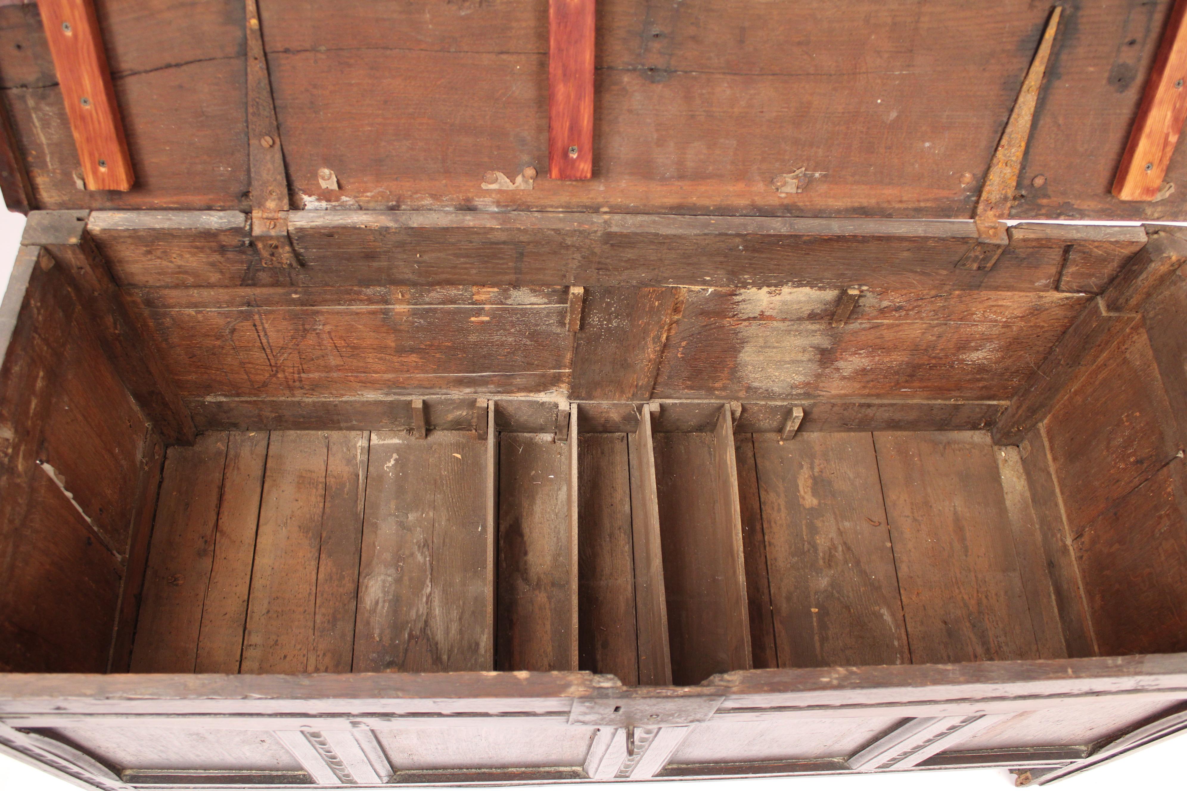18th Century English Oak Trunk For Sale 5