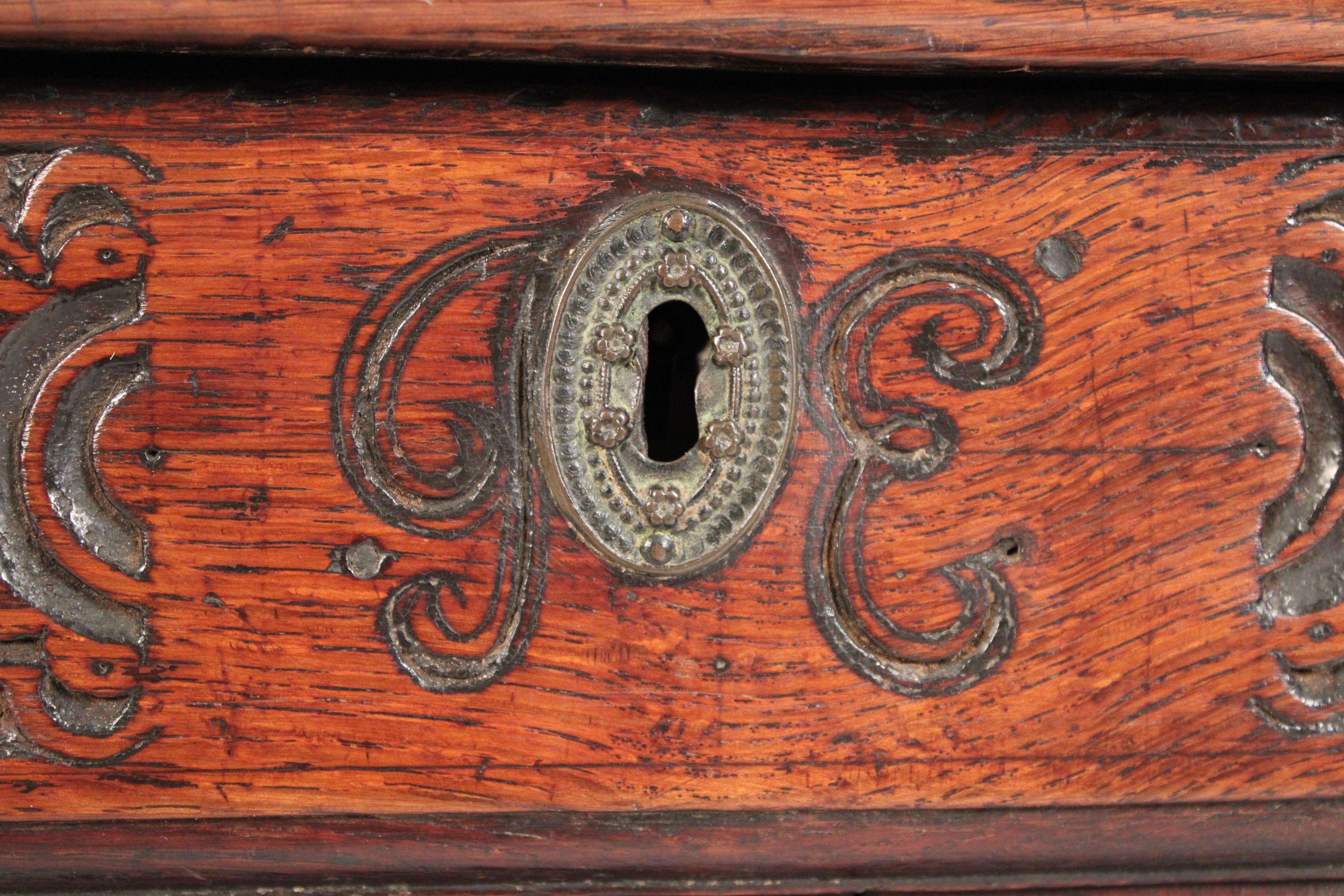 18th Century English Oak Trunk For Sale 6