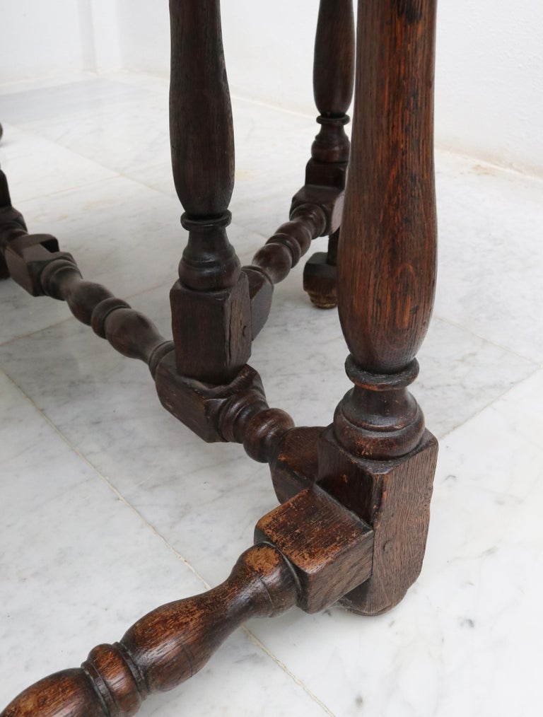 18th Century English Oakwood Folding Table at 1stDibs