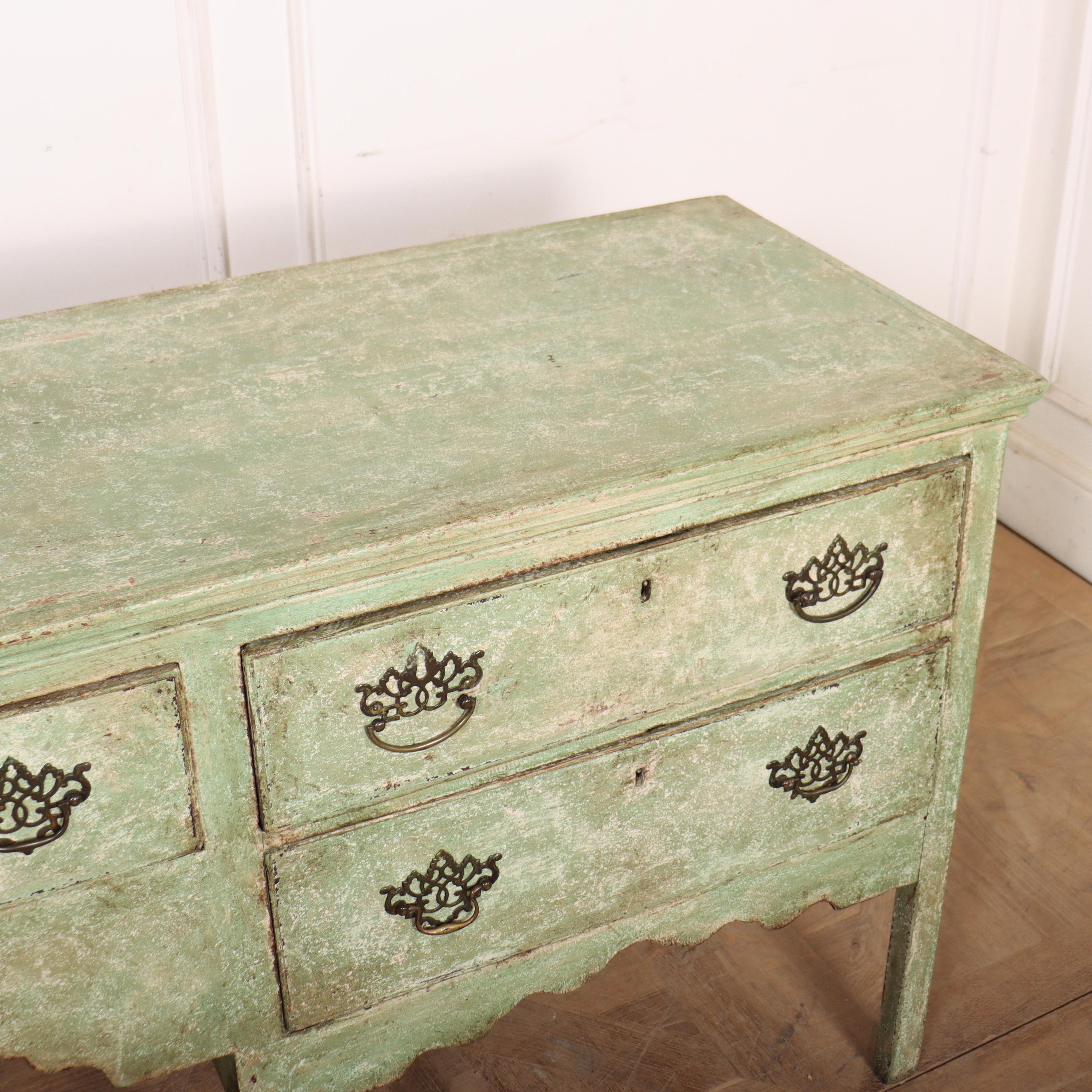 18th Century English Painted Dresser Base / Sideboard in vendita 5