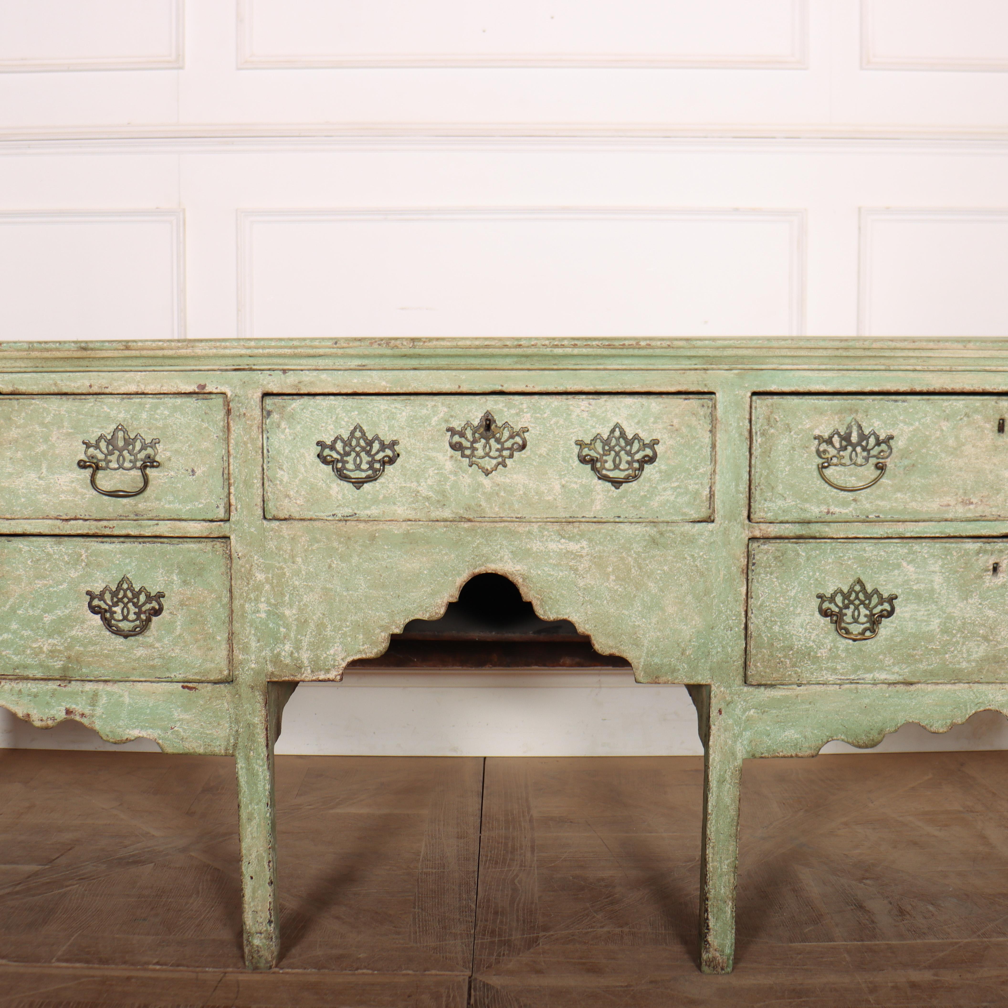 18th Century English Painted Dresser Base / Sideboard In condizioni buone in vendita a Leamington Spa, Warwickshire