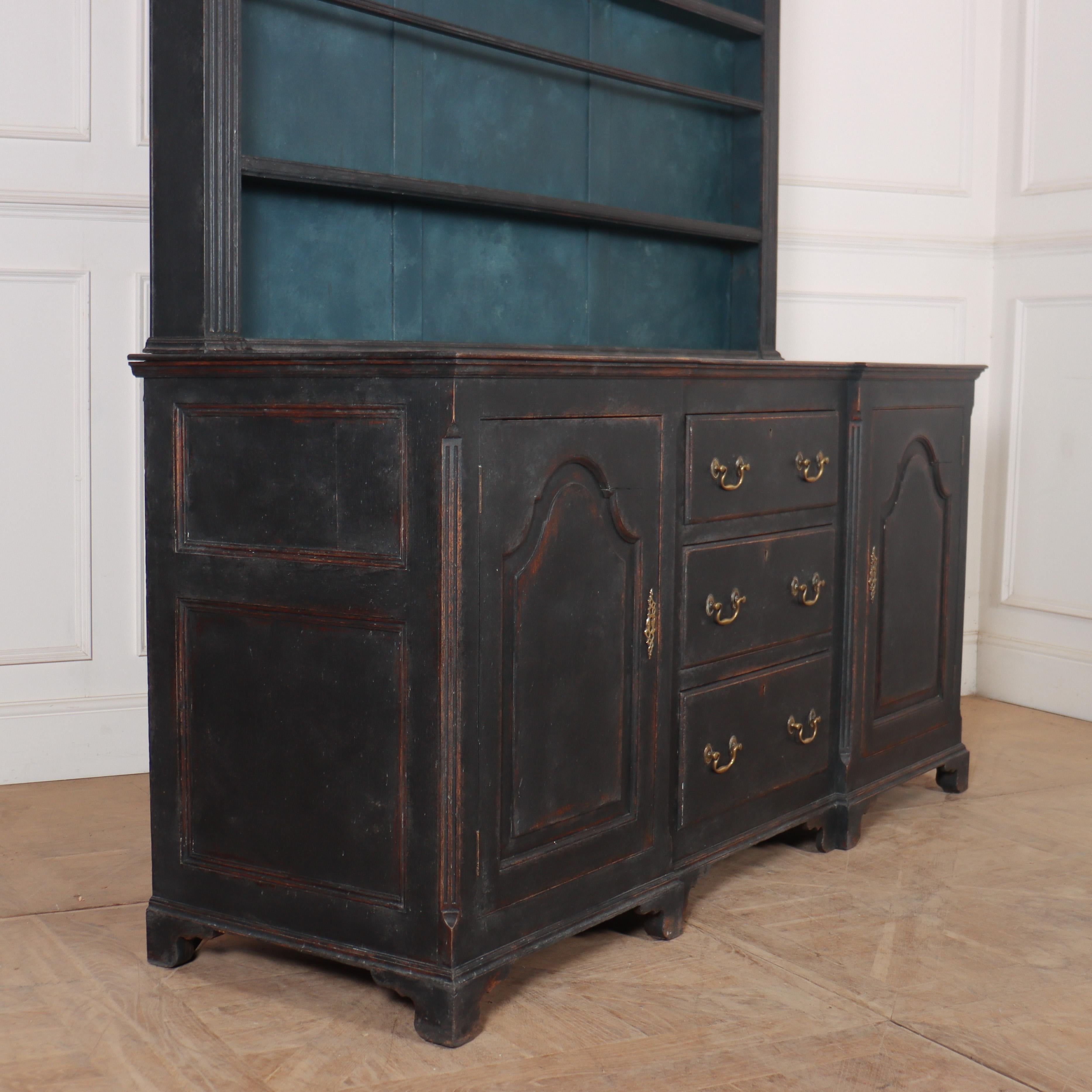 Commode peinte anglaise du 18e siècle en vente 1