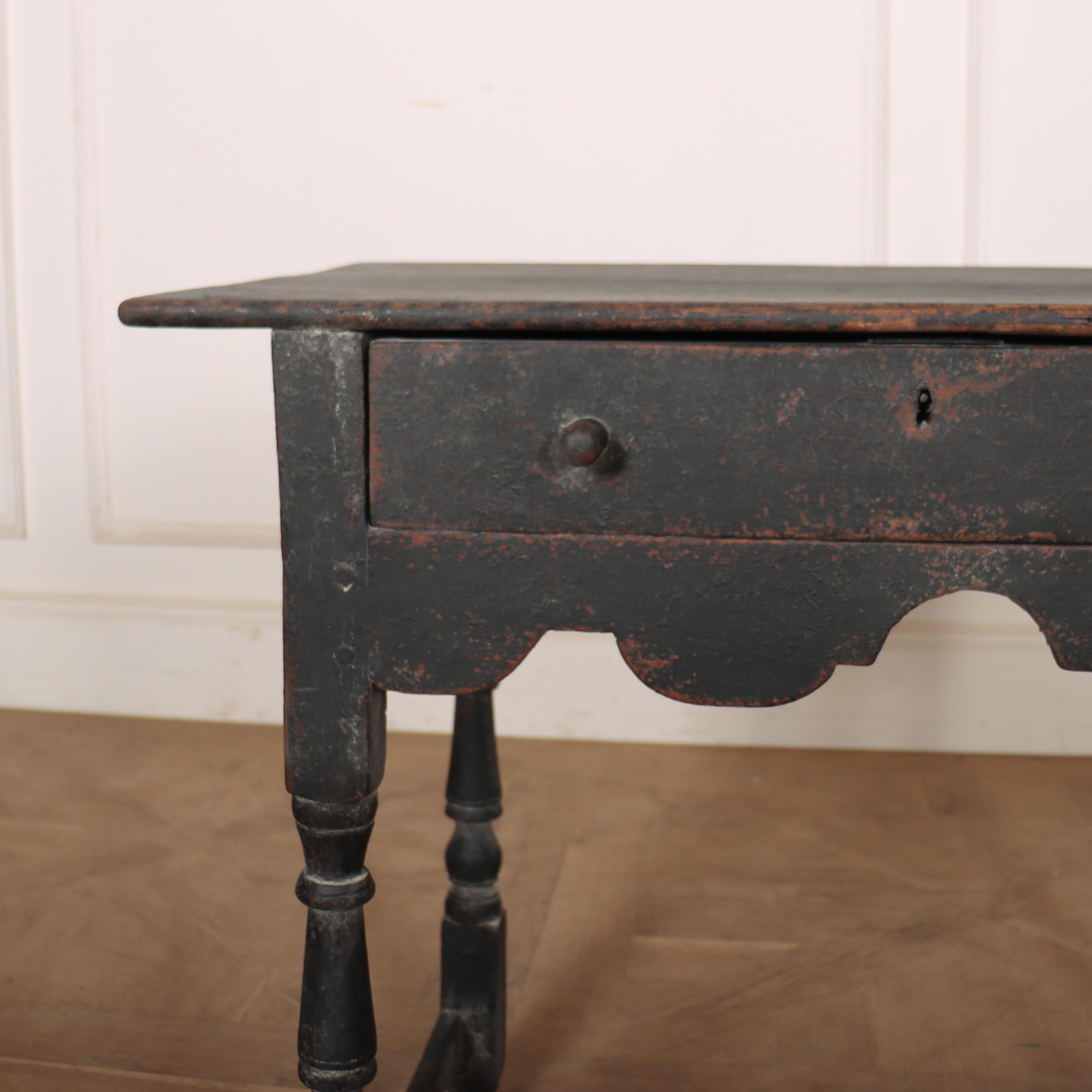 Table d'appoint / lampe à un tiroir en chêne peint anglais du 18e siècle. 1780.

Code : 8543

Dimensions :
W: 32