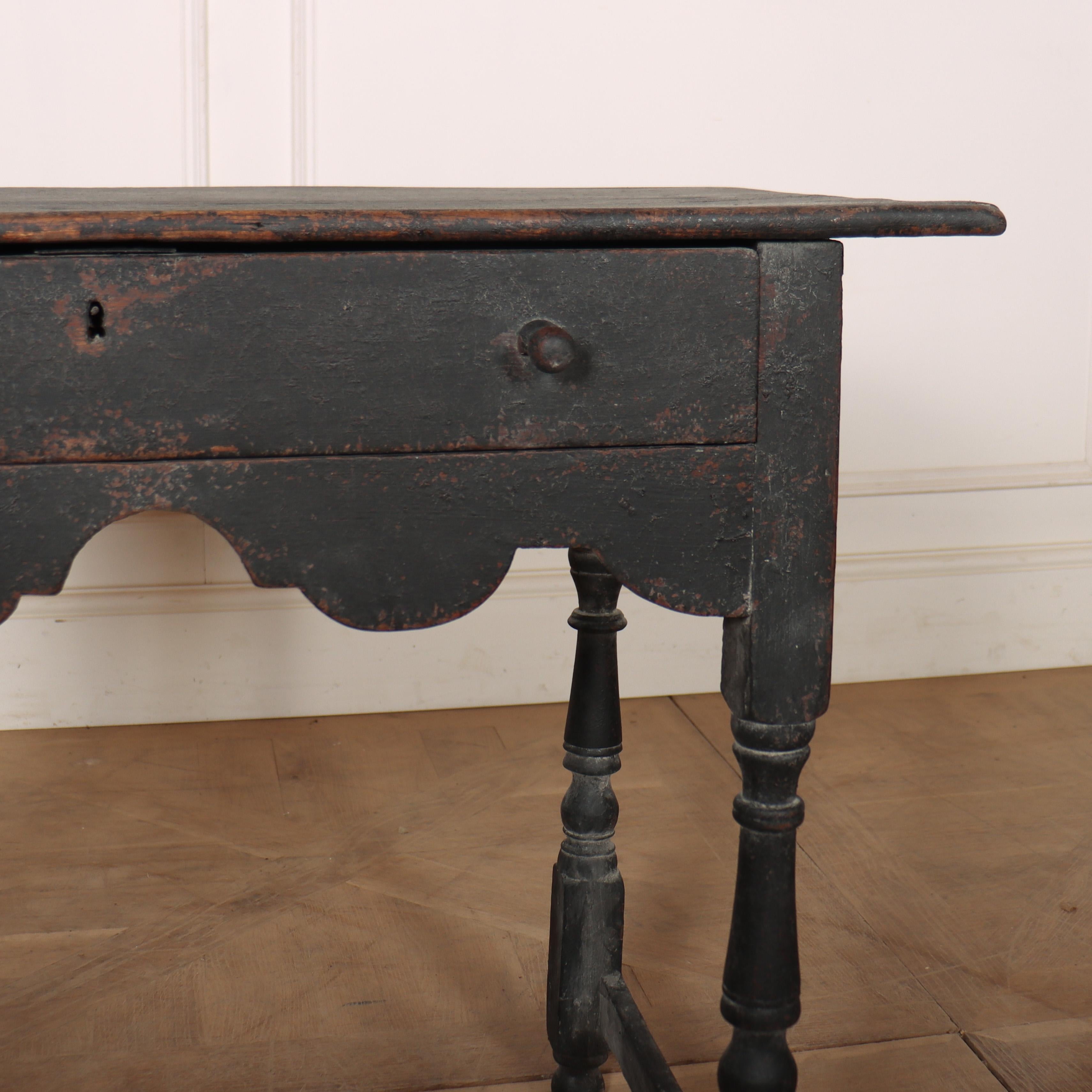 Peint Table d'appoint peinte anglaise du 18ème siècle en vente