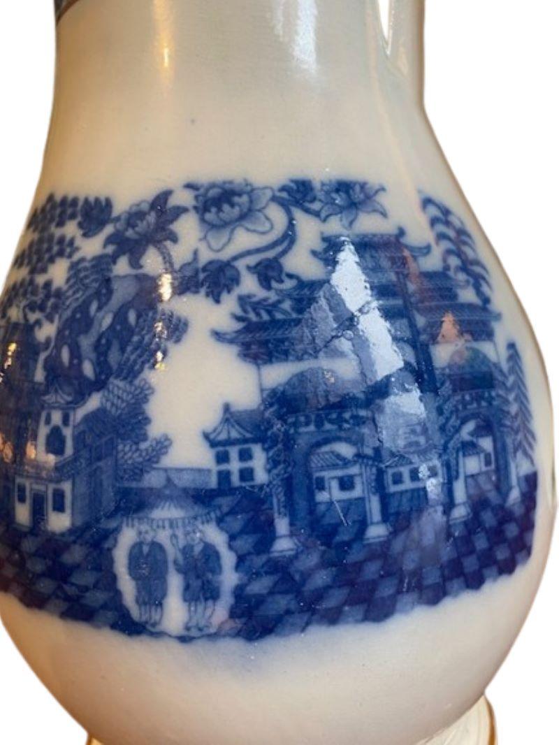 Anglais Cafetière en faïence anglaise du XVIIIe siècle, vers 1795 en vente