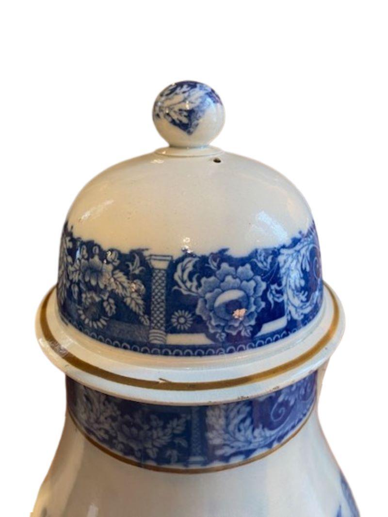 Fin du XVIIIe siècle Cafetière en faïence anglaise du XVIIIe siècle, vers 1795 en vente