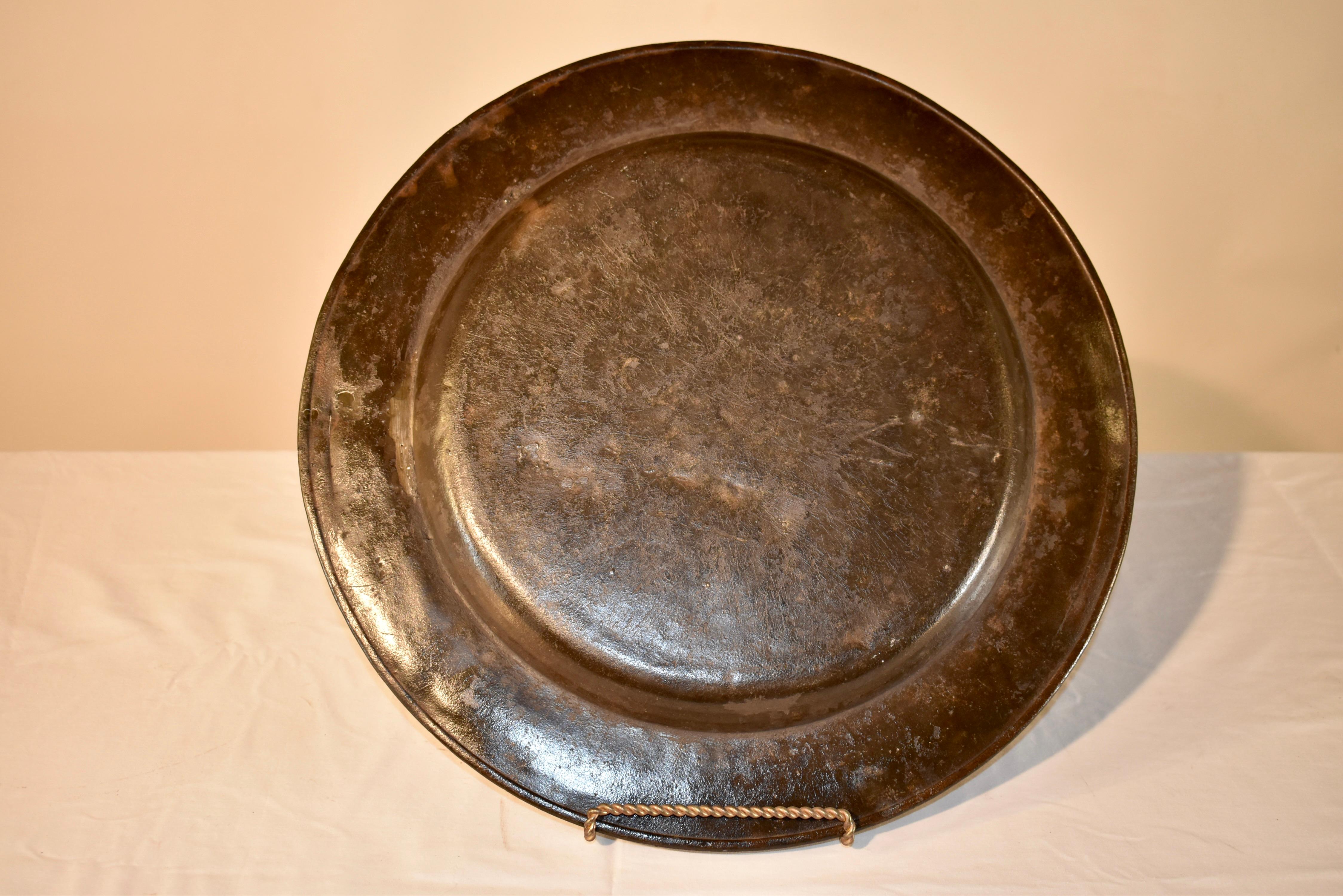18th Century English Pewter Charger For Sale 1