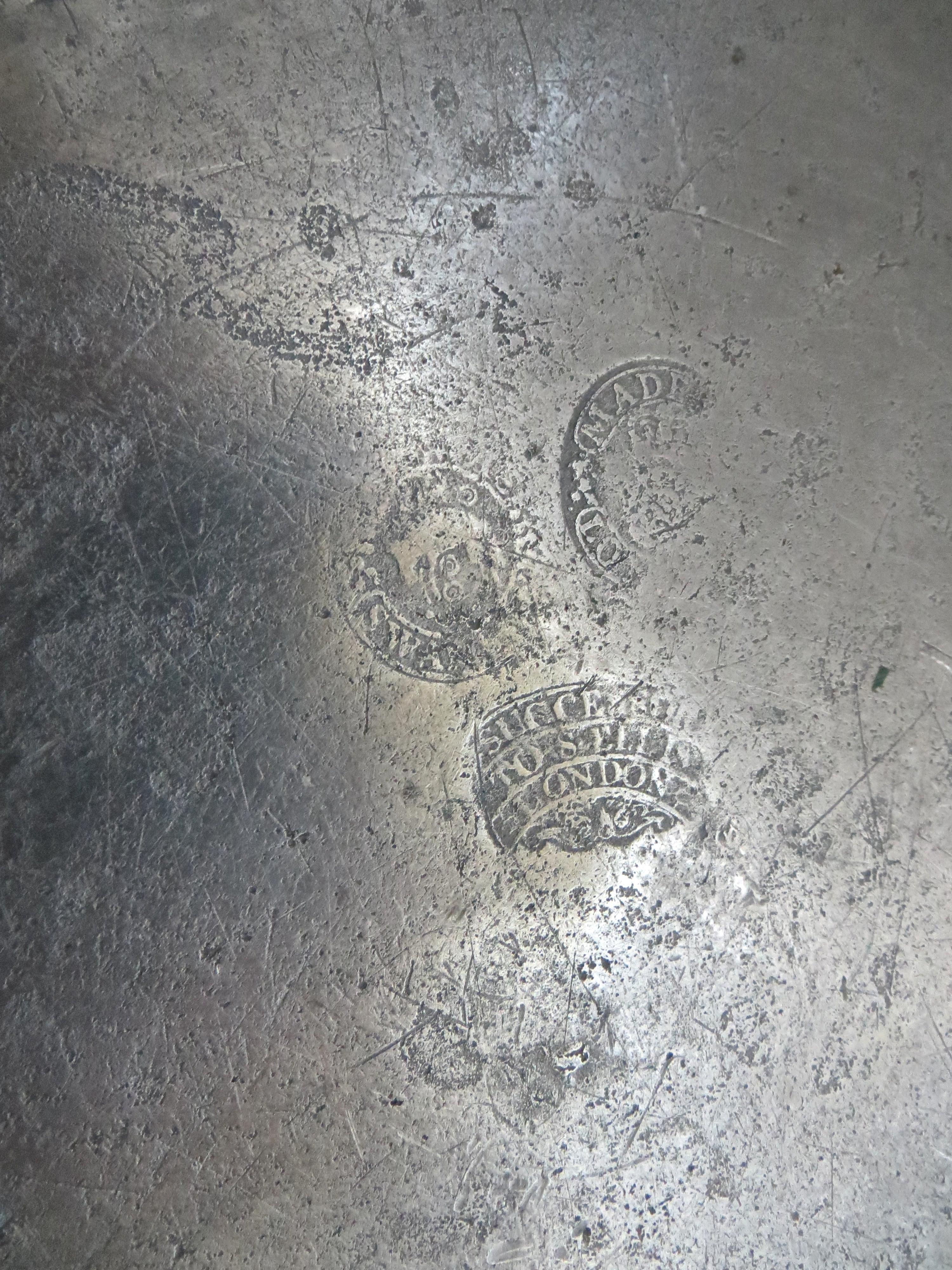 Plato Sadware de Peltre Inglés del Siglo XVIII Vaciado en venta