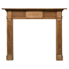 18. Jahrhundert Englisch Kiefer Reeded Feuer Surround