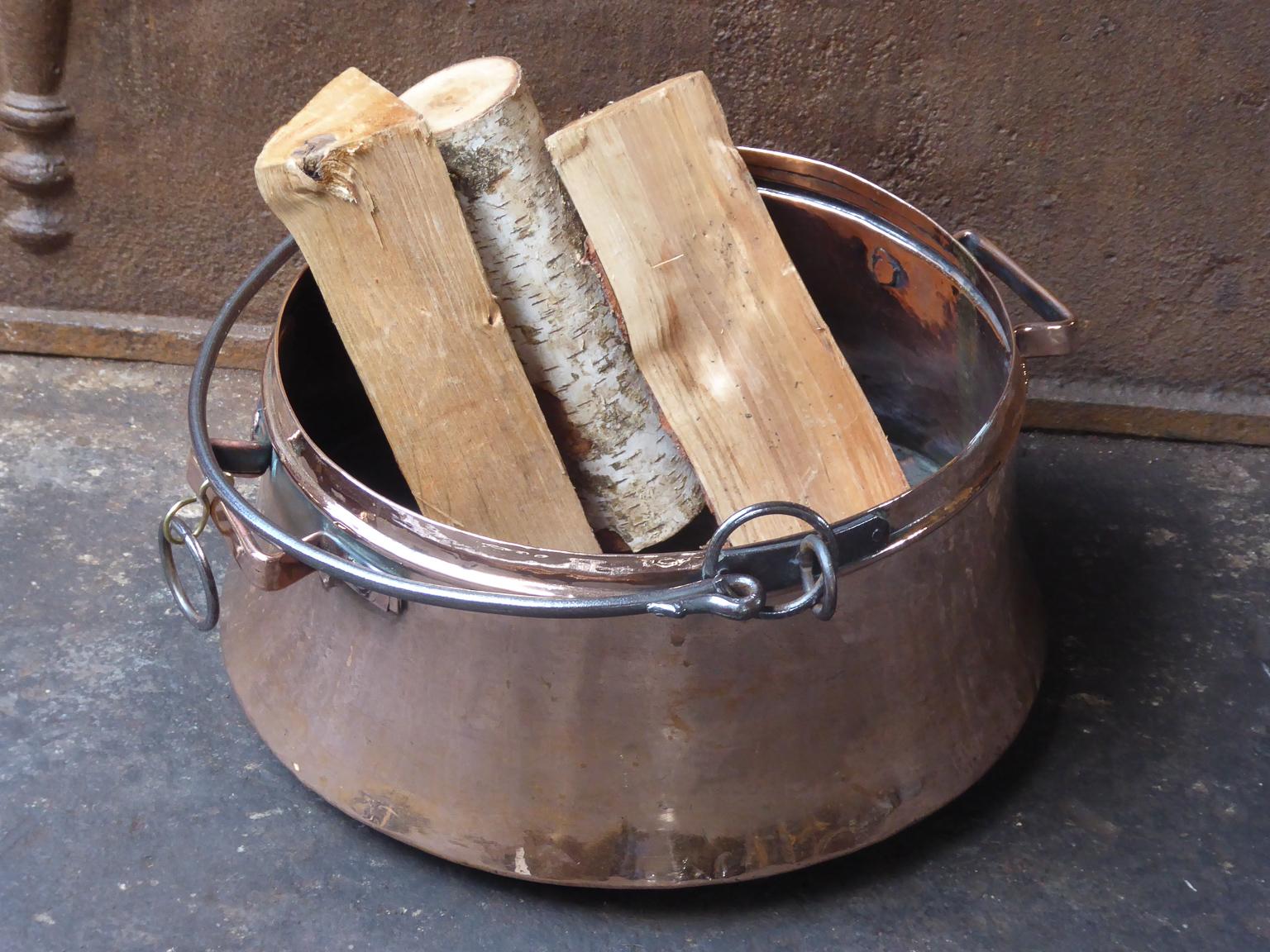 18th Century English Polished Copper Log Holder of Log Basket 2