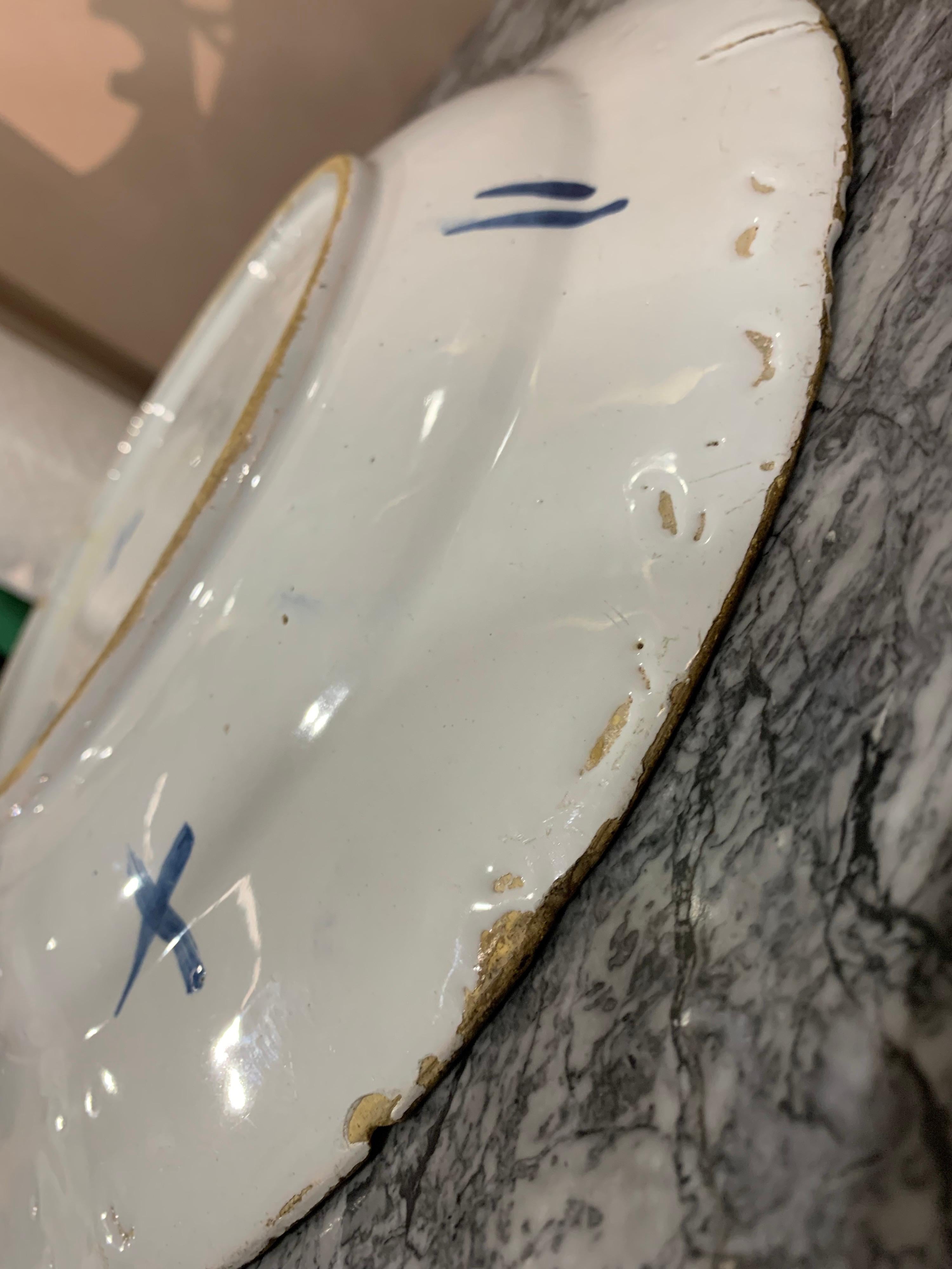 18th Century English Polychrome Delft Platter For Sale 4