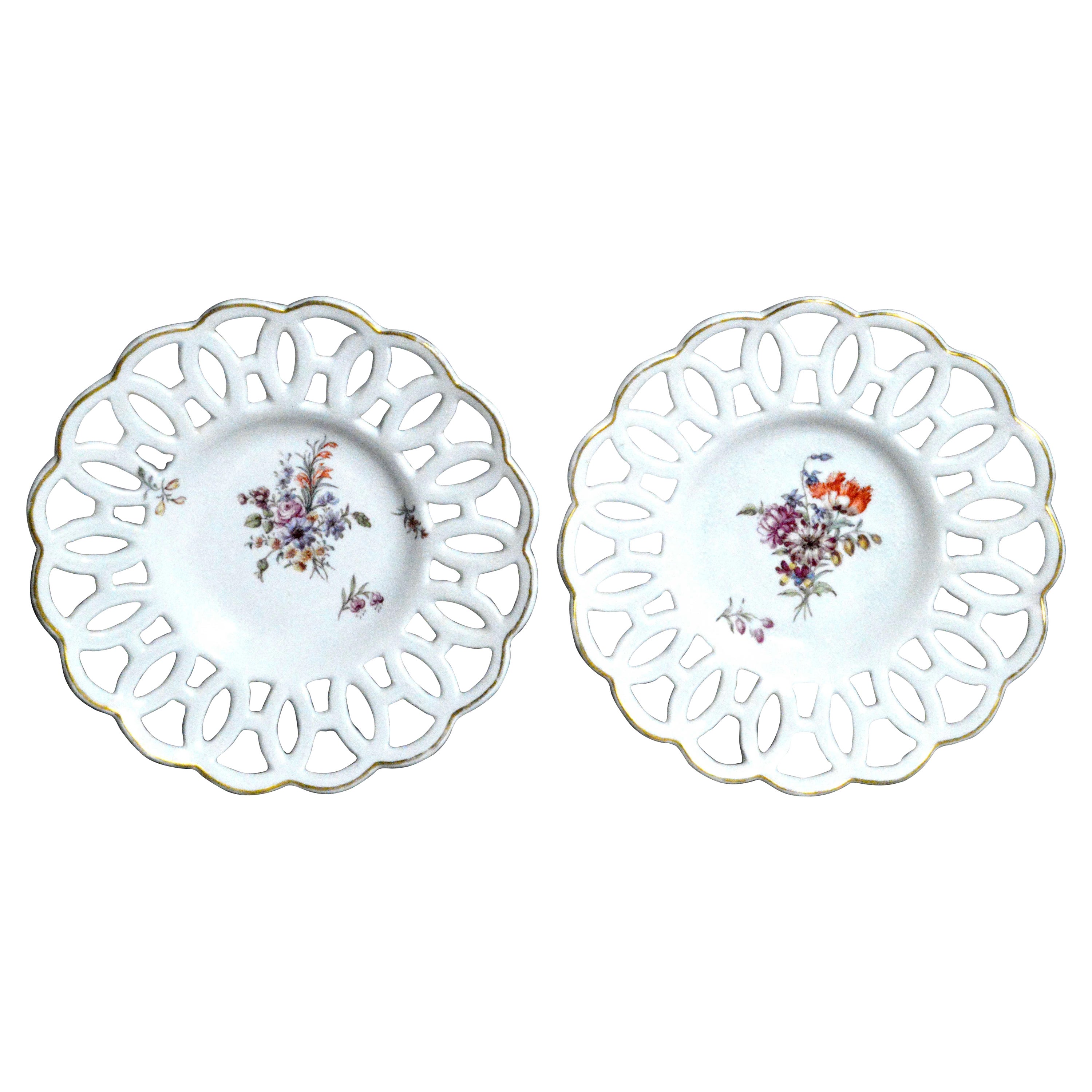 18th Century English Porcelain Chelsea Gold Anchor Latticed Botanical Dishes
