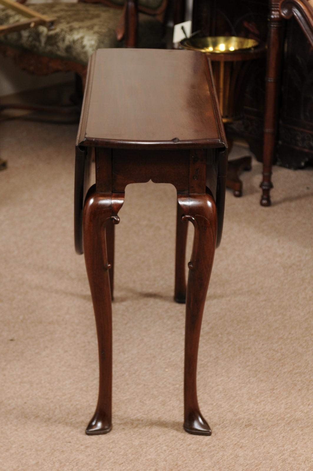 18th Century English Queen Anne Drop Leaf Table with Slipper Foot 3