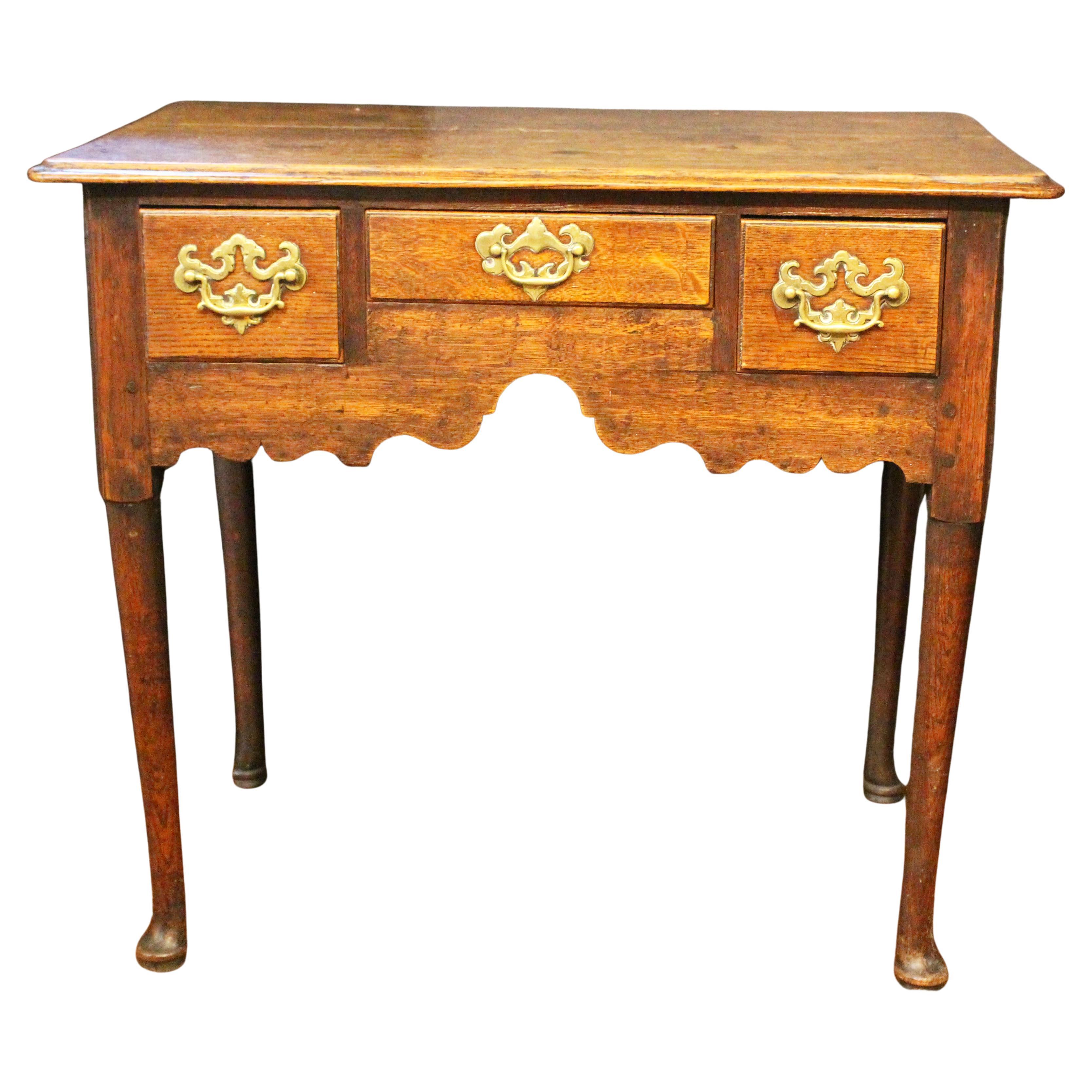 Table basse ou coiffeuse Queen Anne anglaise du 18e siècle