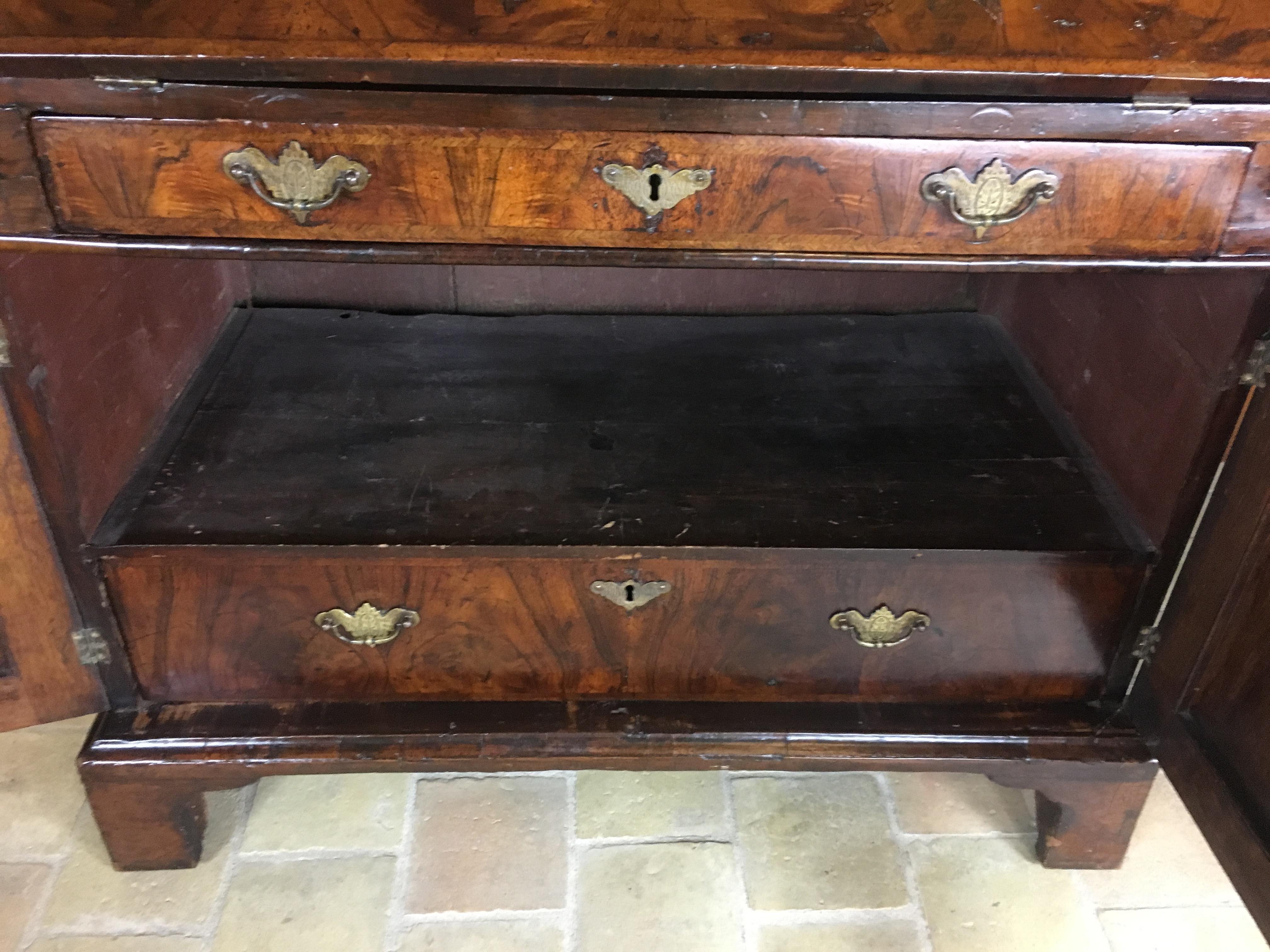 Fine English Queen Anne Walnut Bookcase with Secretary Desk In Good Condition For Sale In Miami, FL