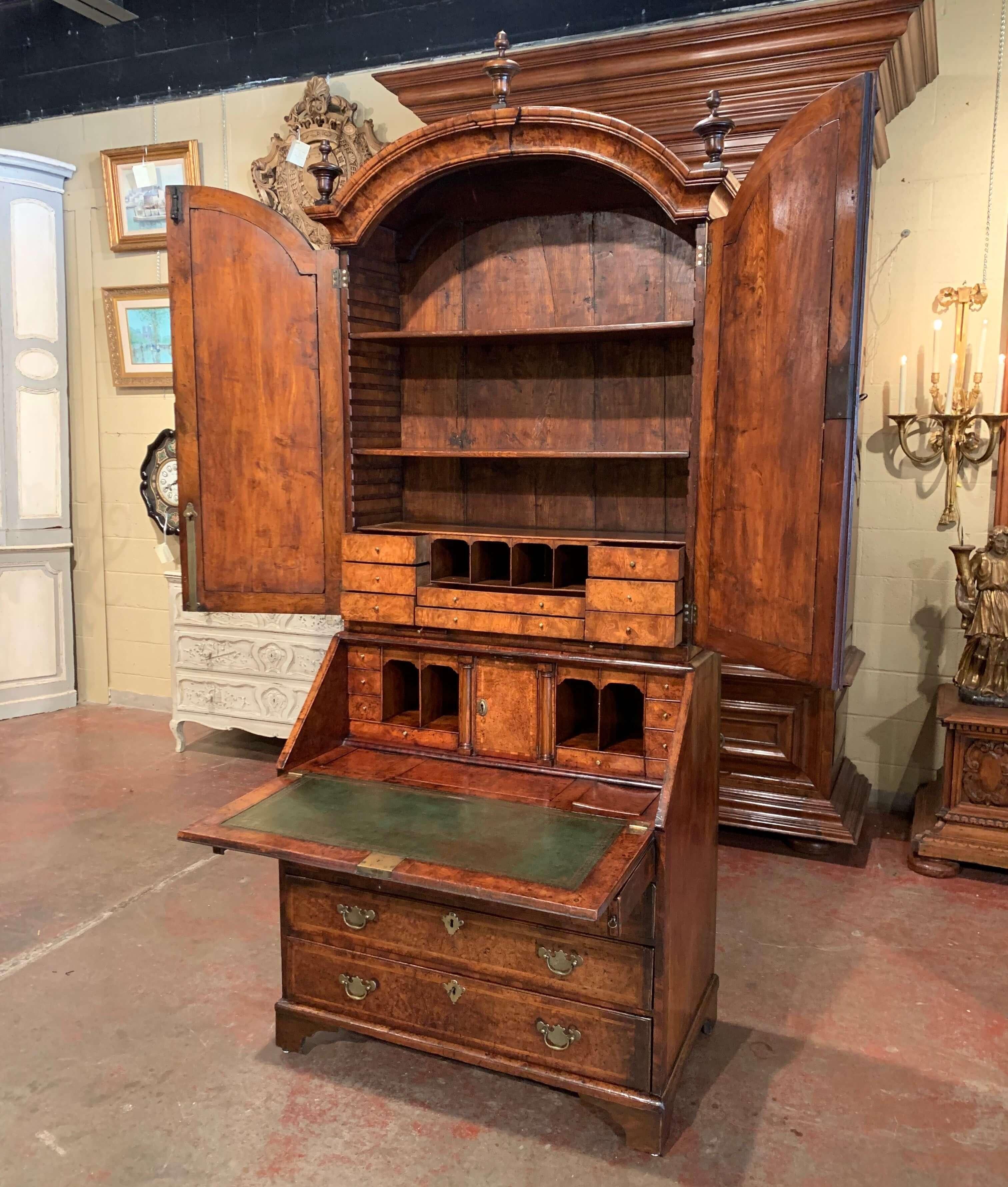 18th Century English Queen Anne Walnut and Burl Secretary with 7 Mirrored Doors In Excellent Condition In Dallas, TX