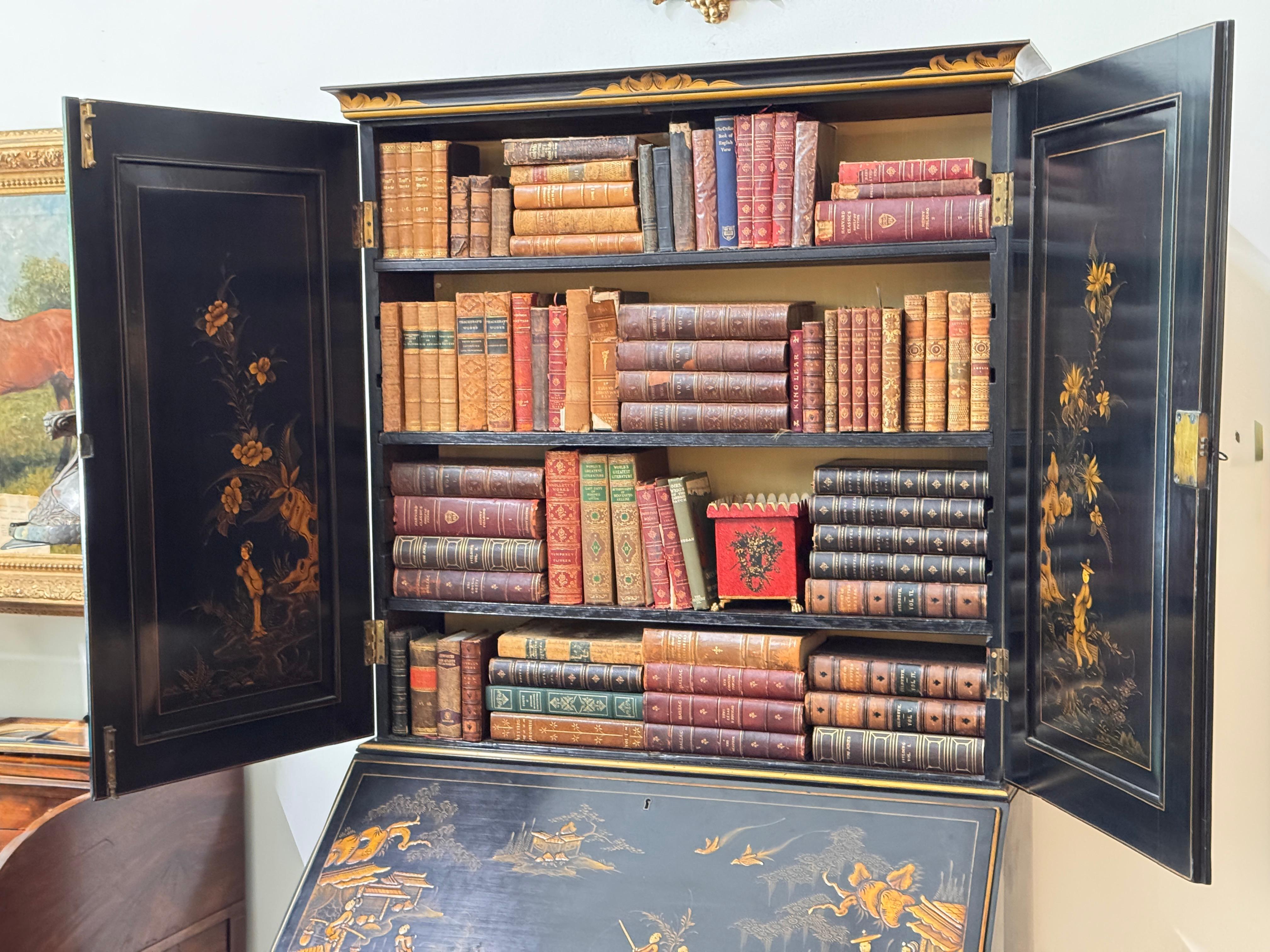 Englisches Sekretär-Bücherregal des 18. Jahrhunderts mit späterer Chinoiserie-Dekoration im Angebot 5