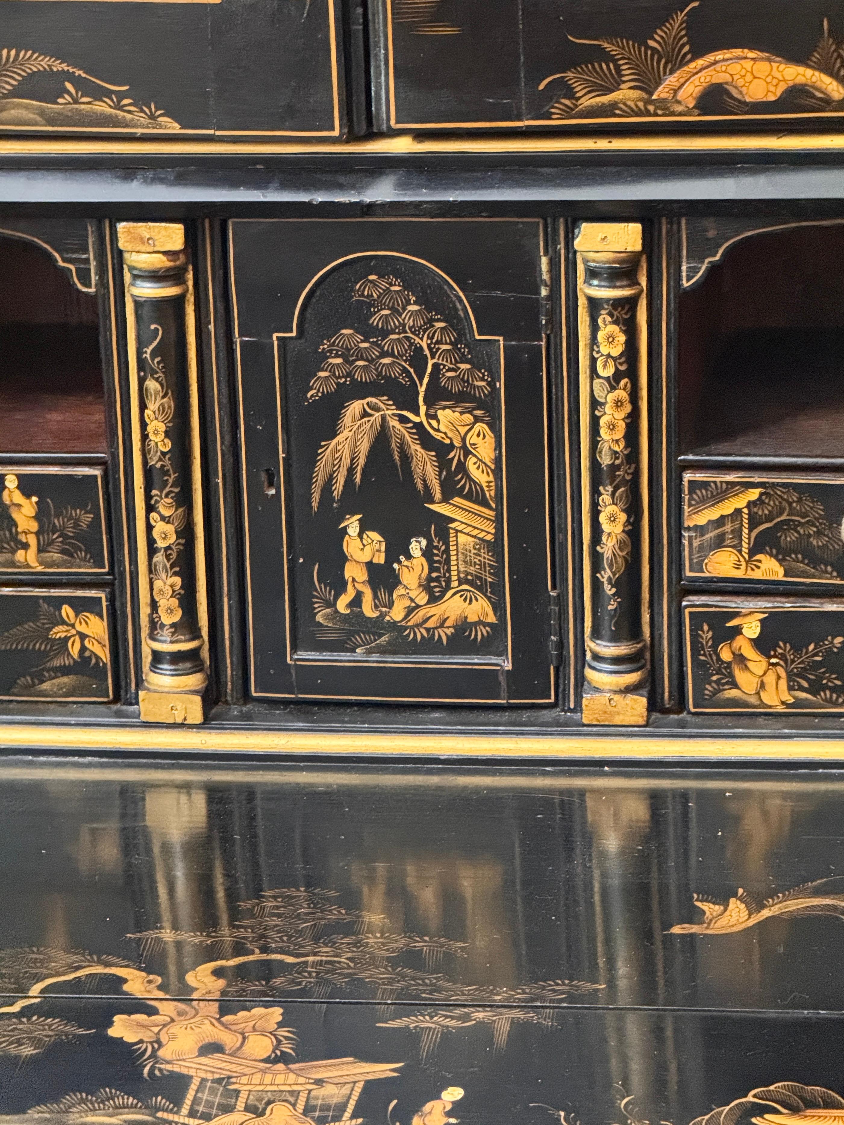 Englisches Sekretär-Bücherregal des 18. Jahrhunderts mit späterer Chinoiserie-Dekoration im Angebot 7