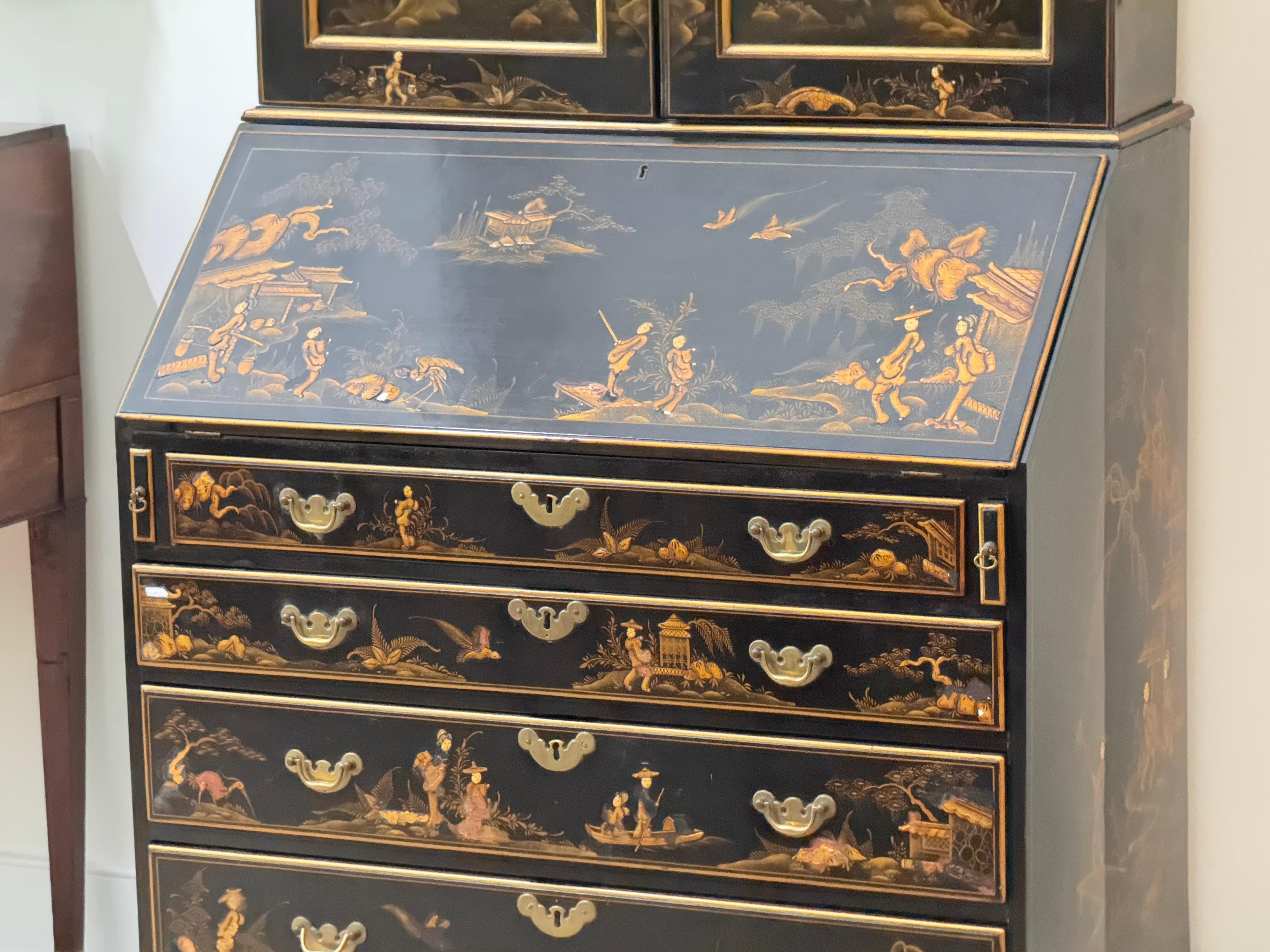 Englisches Sekretär-Bücherregal des 18. Jahrhunderts mit späterer Chinoiserie-Dekoration im Angebot 1
