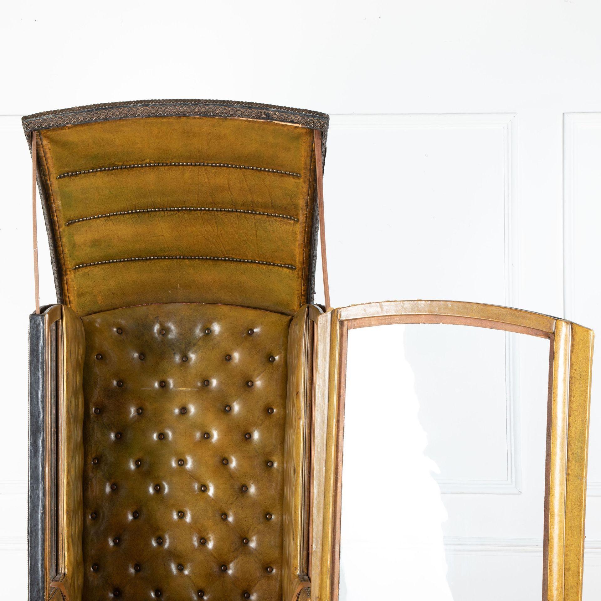 18th Century English Sedan Chair For Sale 3
