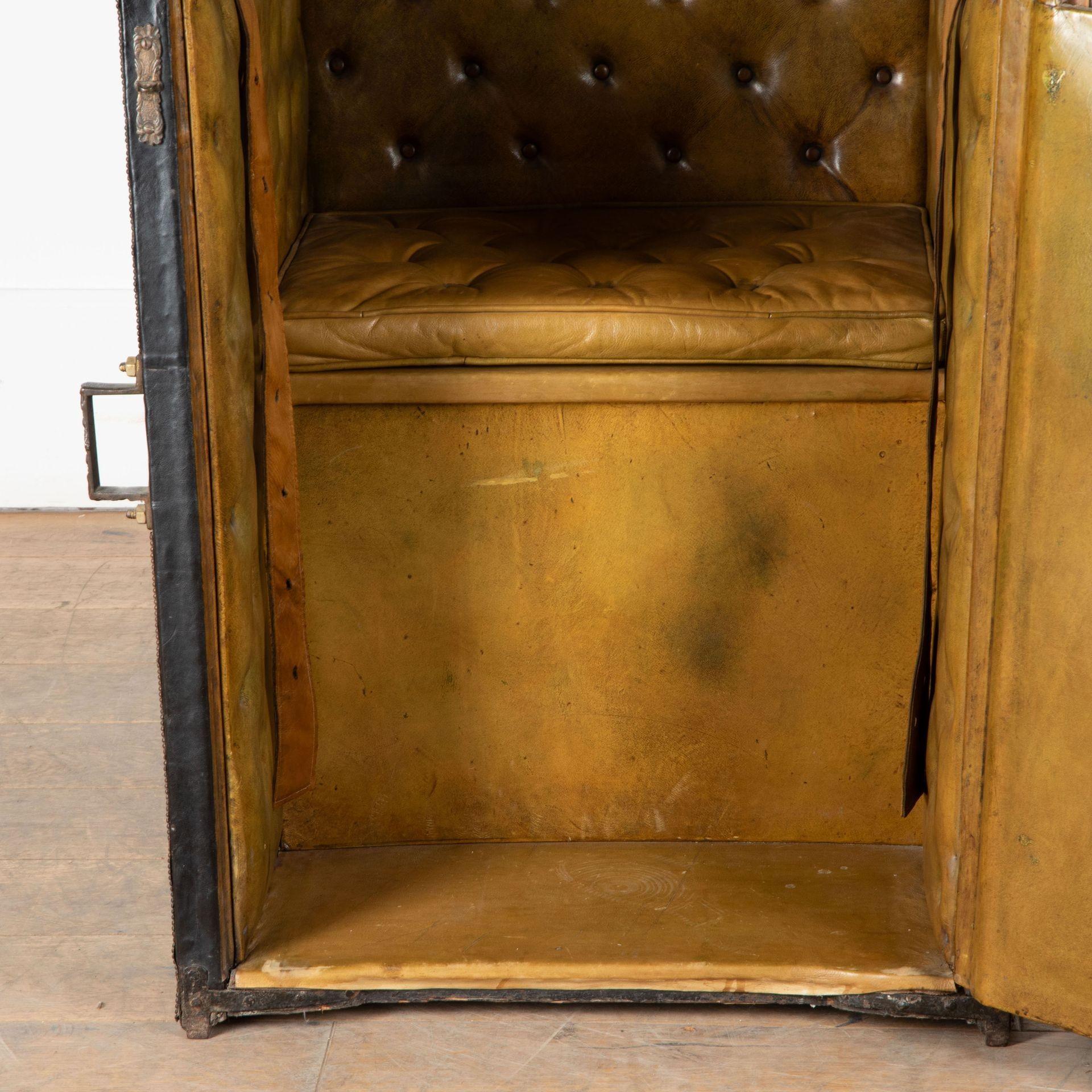 18th Century English Sedan Chair For Sale 4