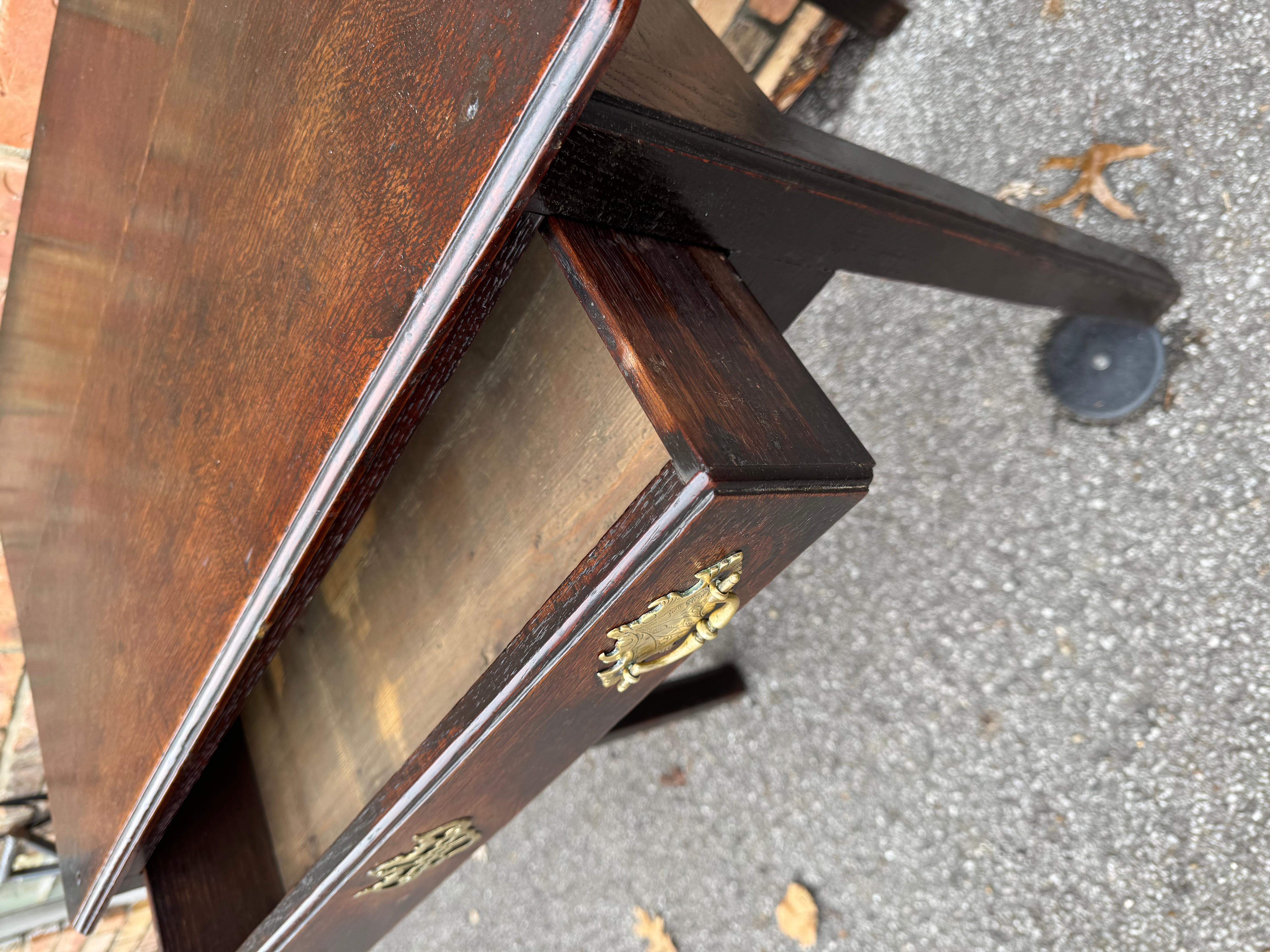 Anglais Table d'appoint anglaise du XVIIIe siècle en vente