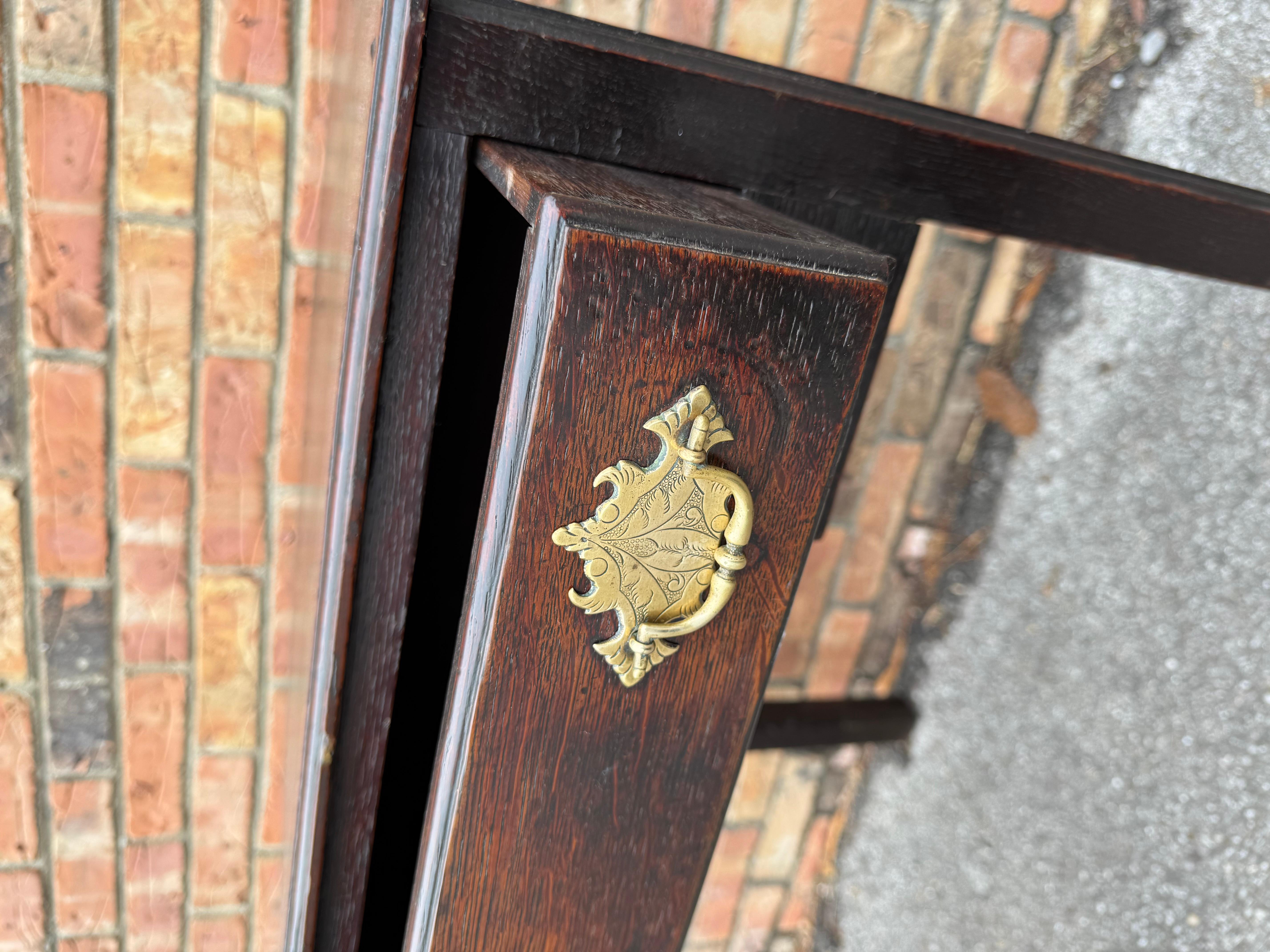 Table d'appoint anglaise du XVIIIe siècle en vente 3