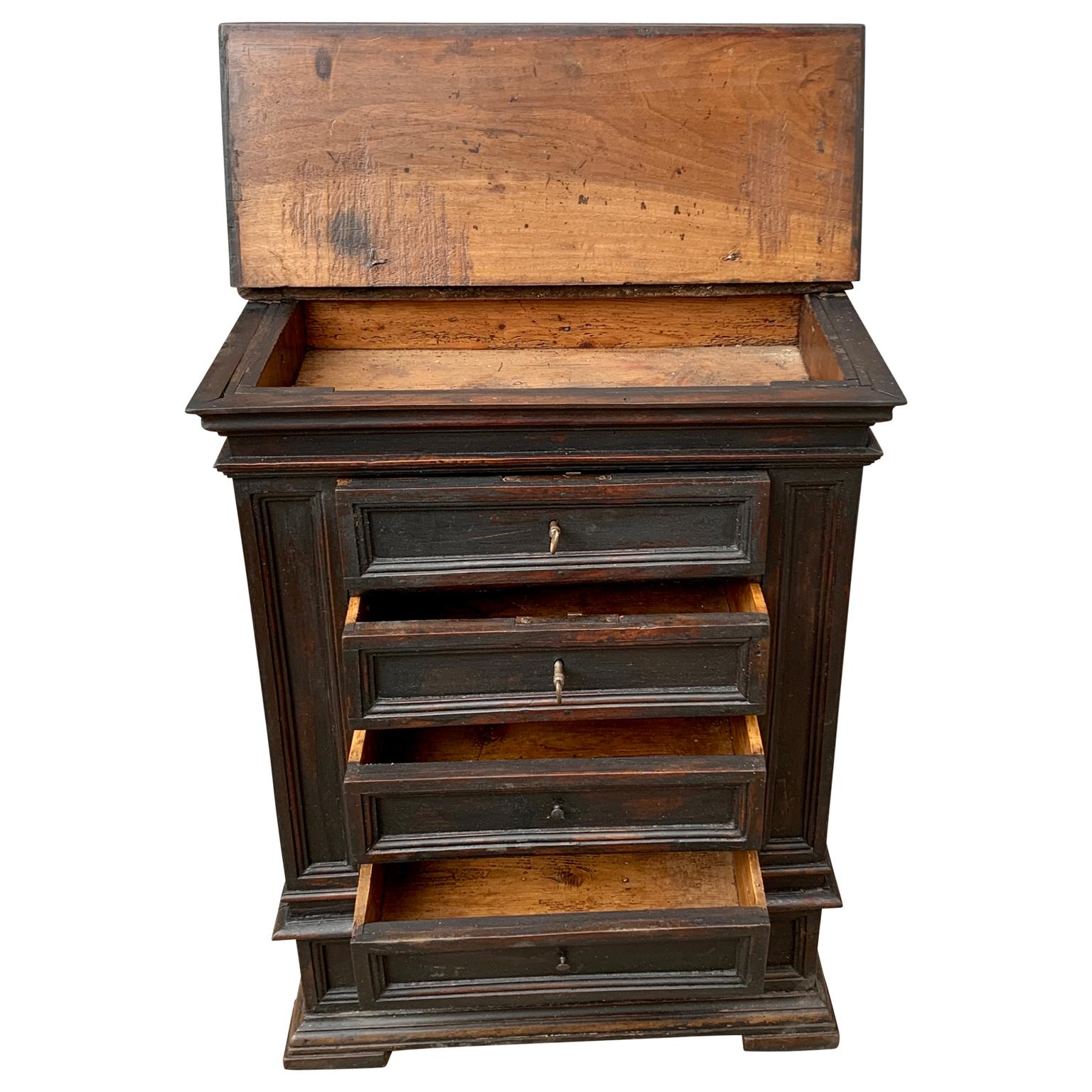 Hand-Crafted 18th Century English Small Chest of Drawers Nightstand For Sale