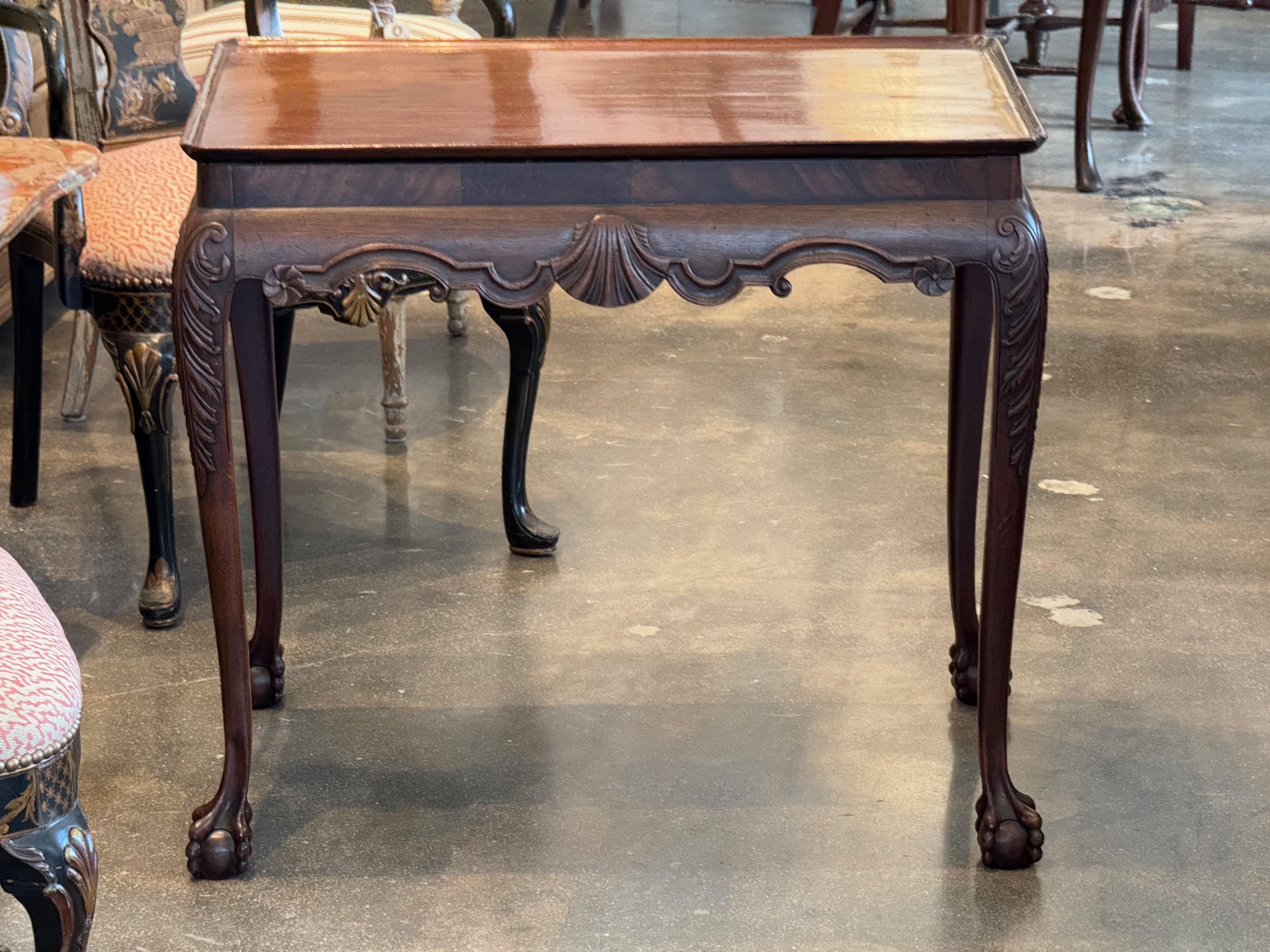 British 18th-Century English Tea Table With Carved Shell Apron