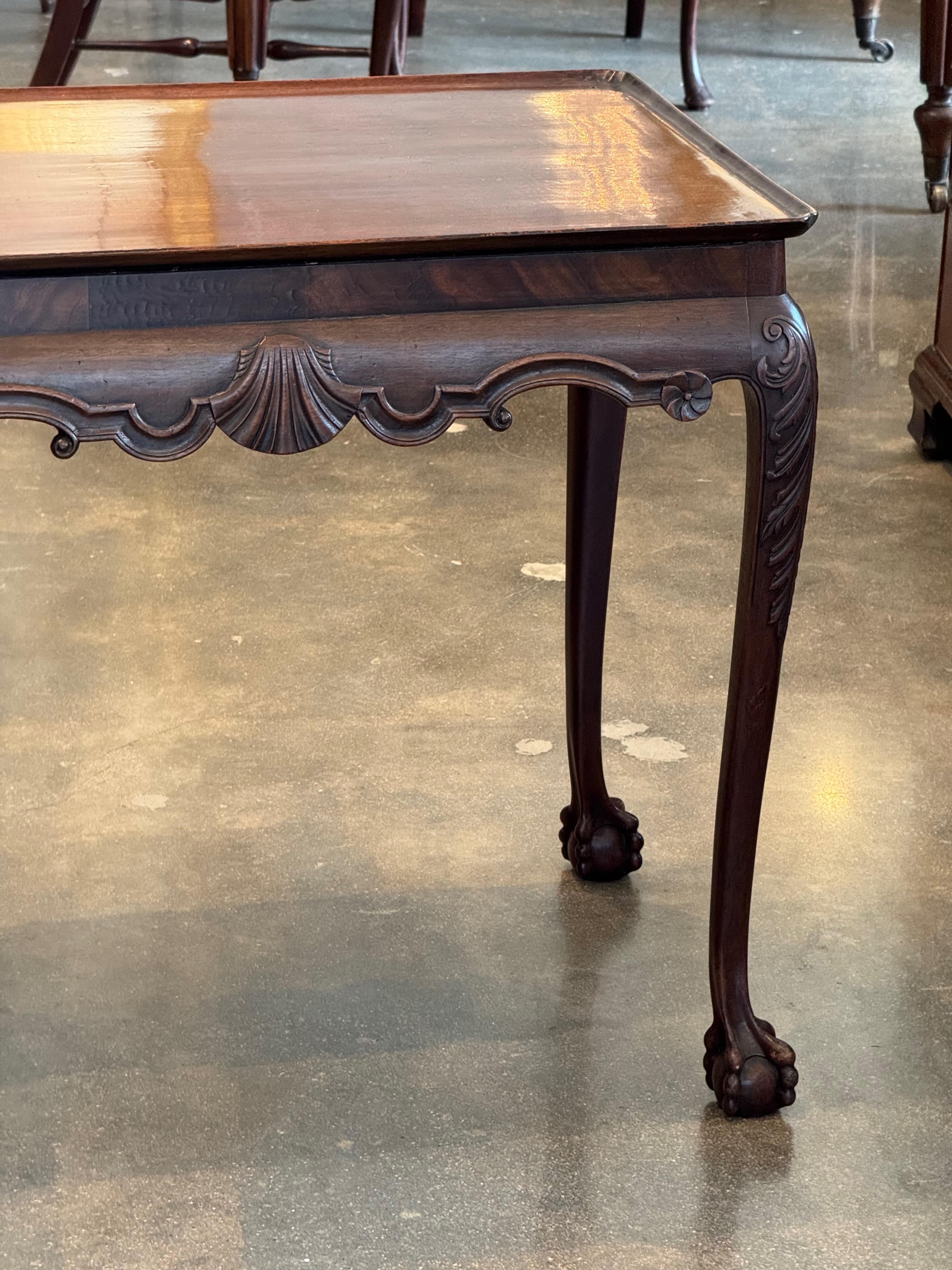 18th Century and Earlier 18th-Century English Tea Table With Carved Shell Apron
