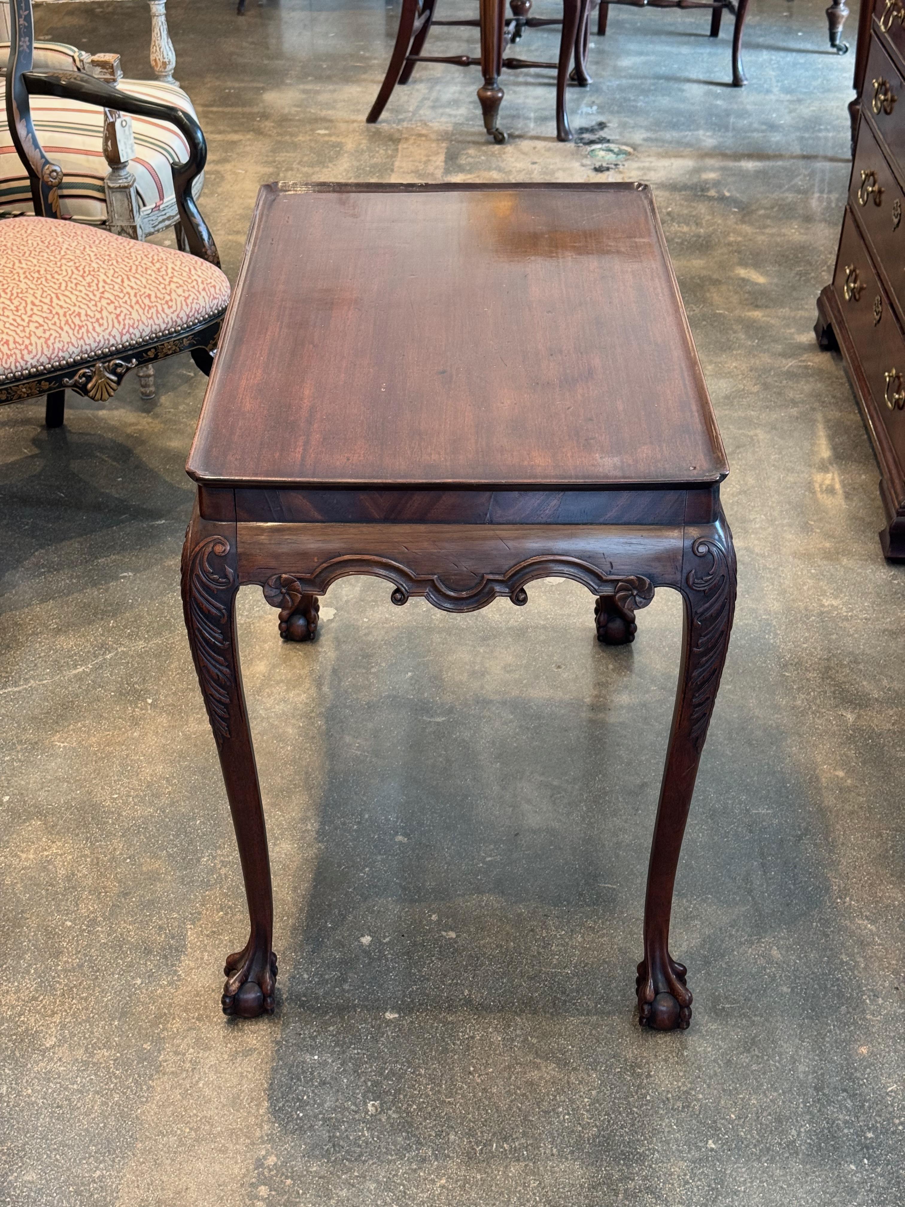 Wood 18th-Century English Tea Table With Carved Shell Apron
