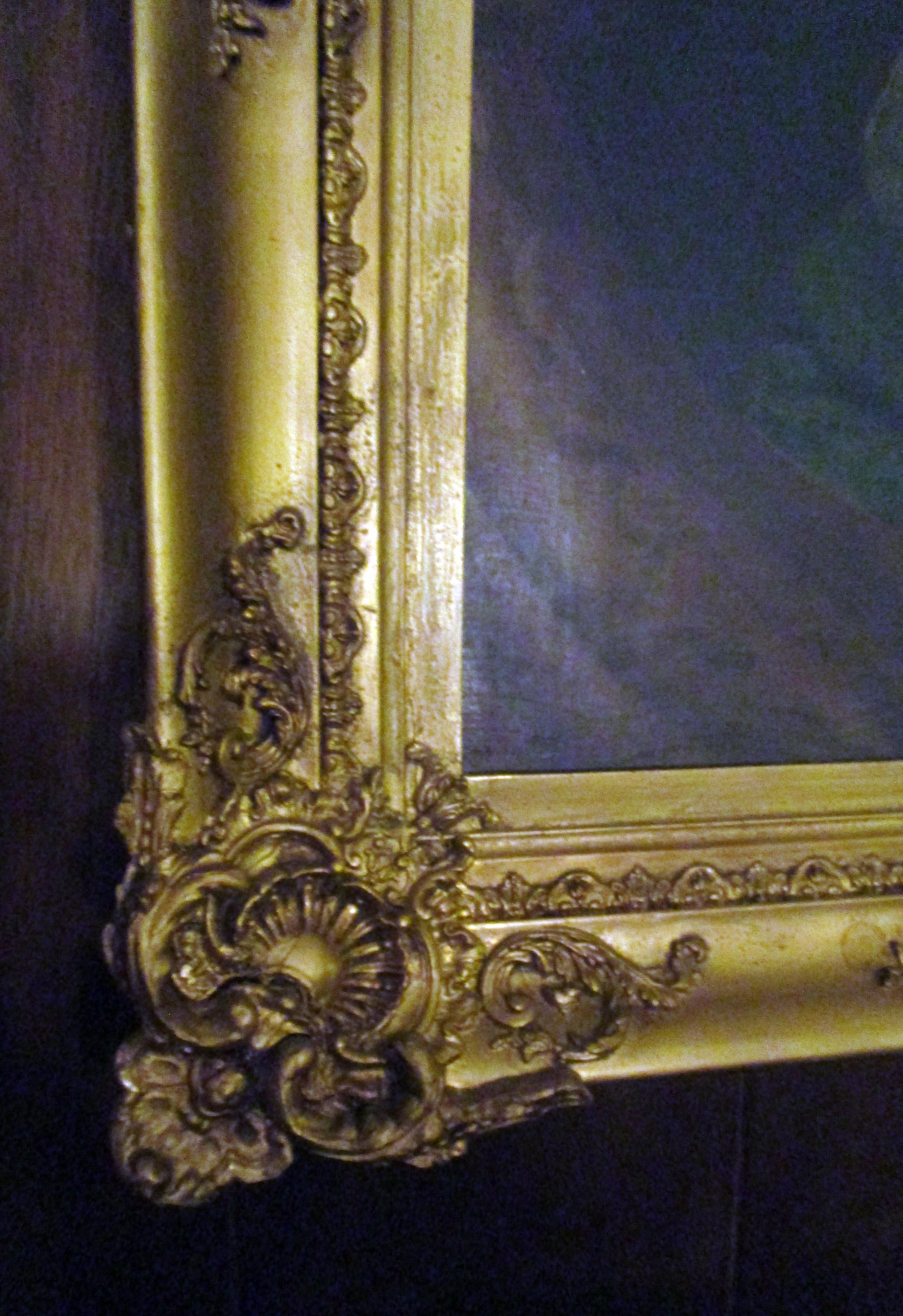 Englisch betitelte Dame mit Wappen aus dem 18.  Porträt  Ölgemälde Vergoldeter Rahmen im Zustand „Gut“ im Angebot in Savannah, GA