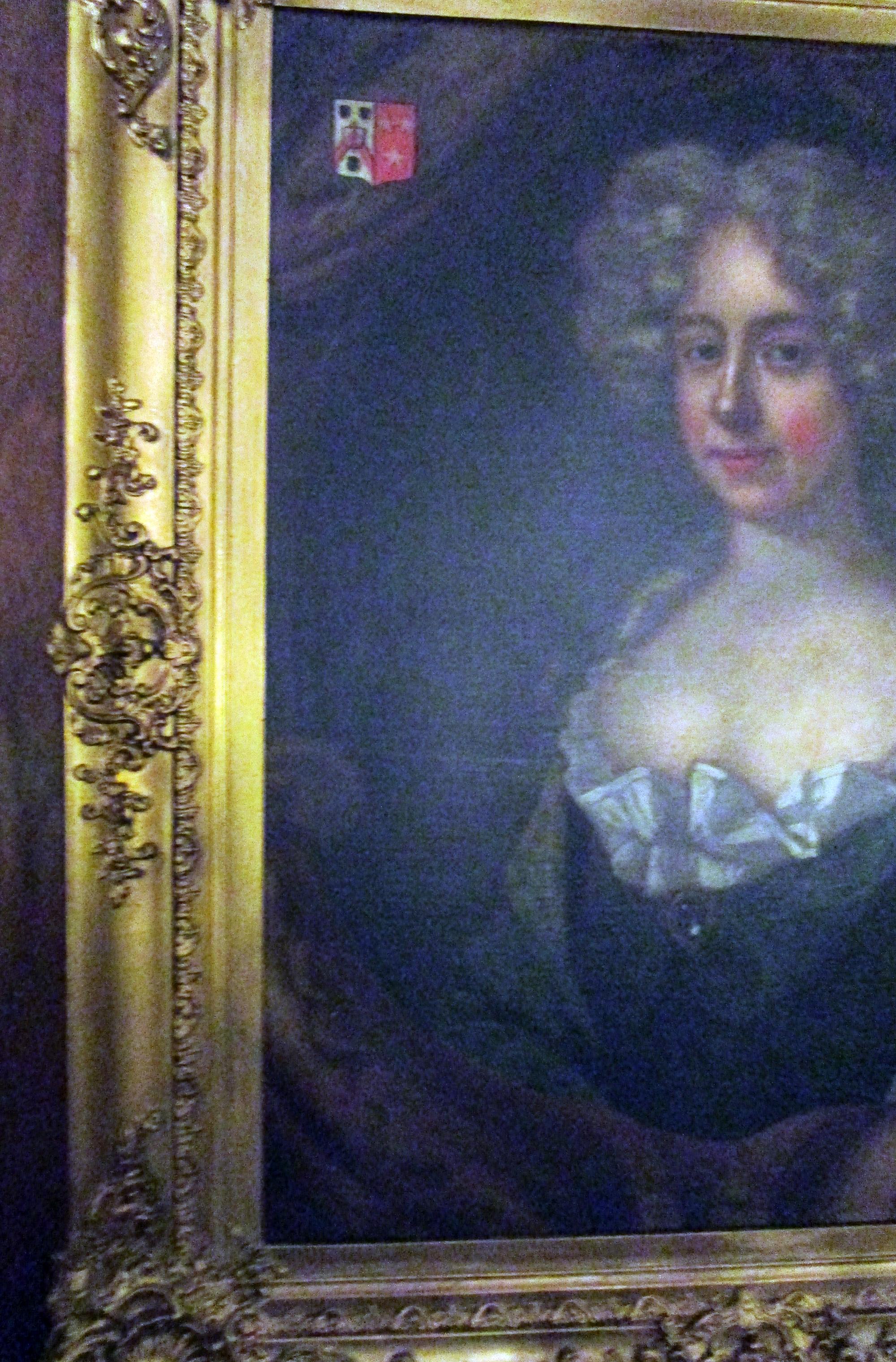 Englisch betitelte Dame mit Wappen aus dem 18.  Porträt  Ölgemälde Vergoldeter Rahmen (Leinwand) im Angebot