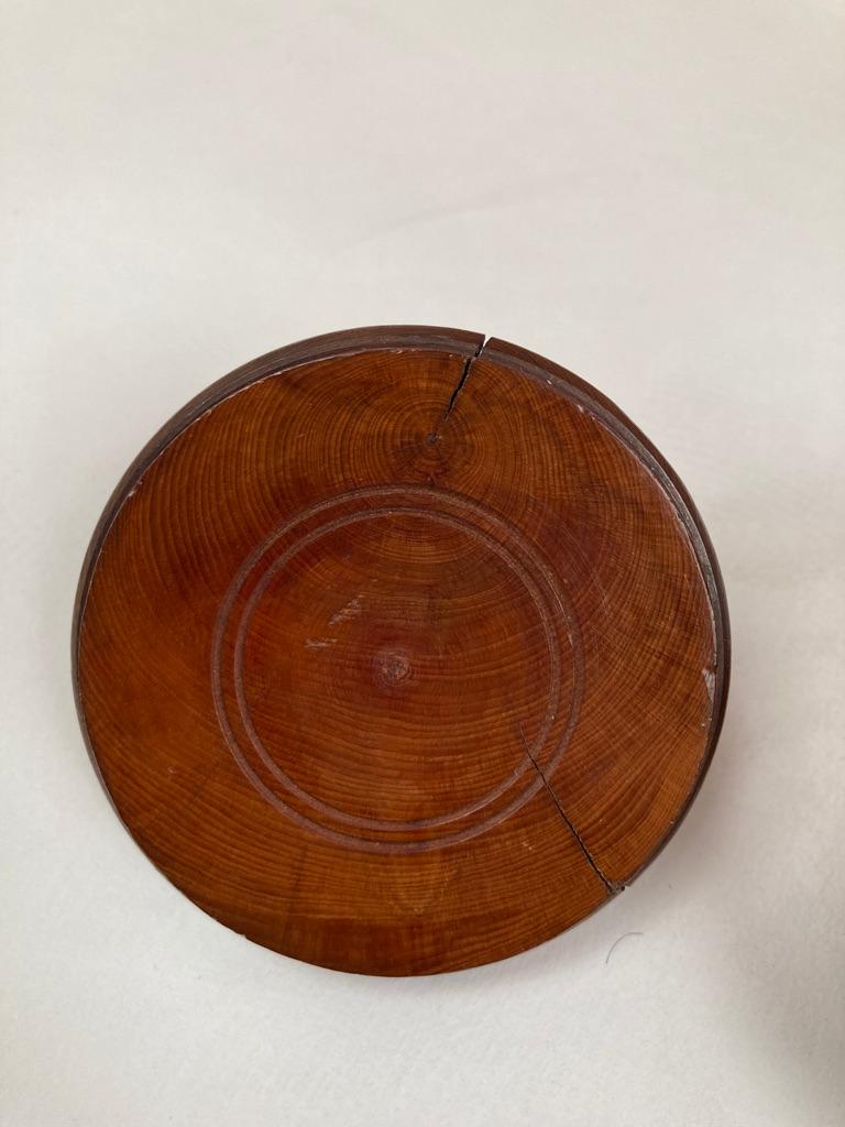 18th Century English Treen Yew Wood Lidded Jar For Sale 7