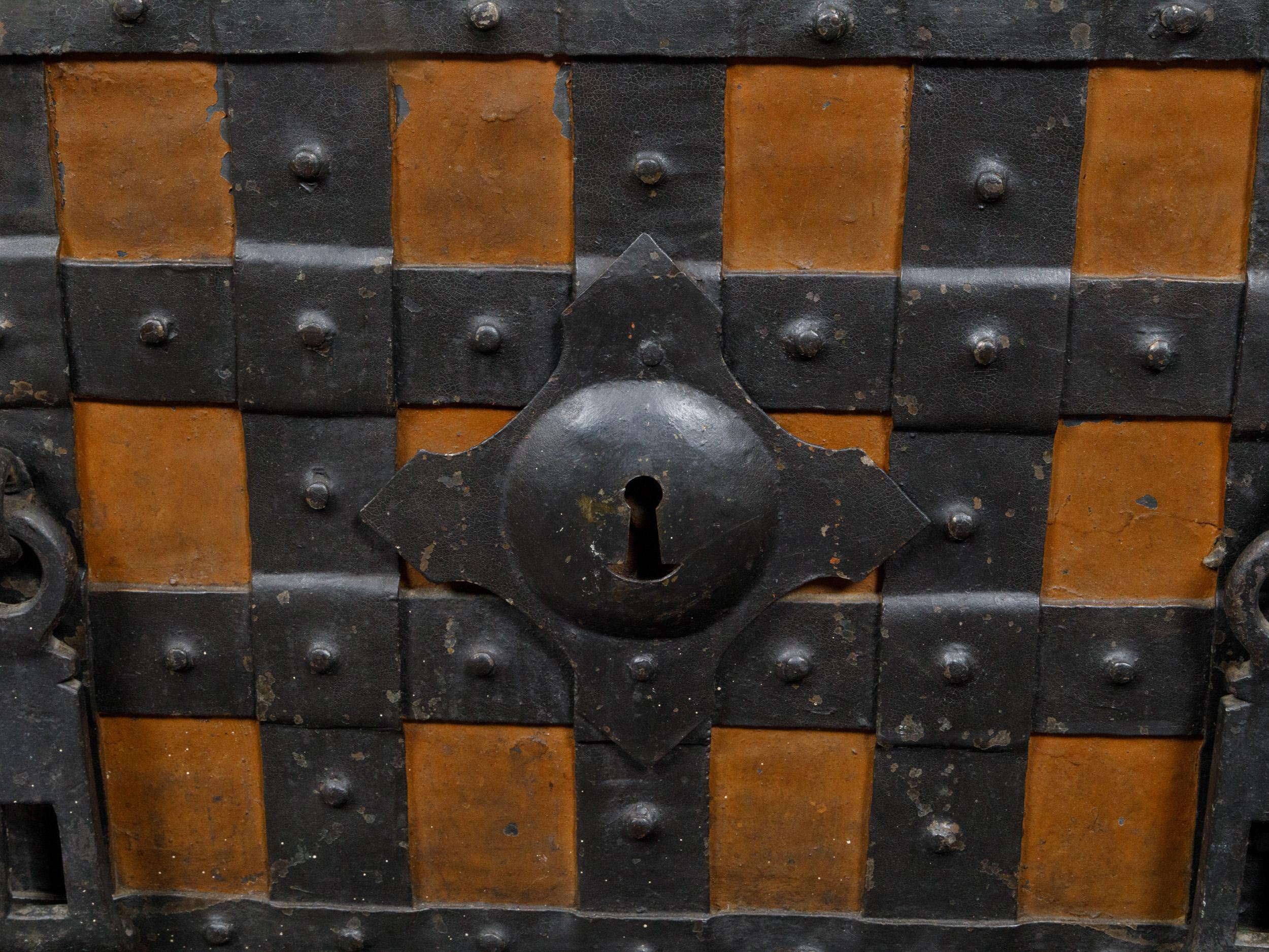 18th Century English Two-Toned Wrought Iron and Wood Sea Chest on Metal Legs For Sale 15