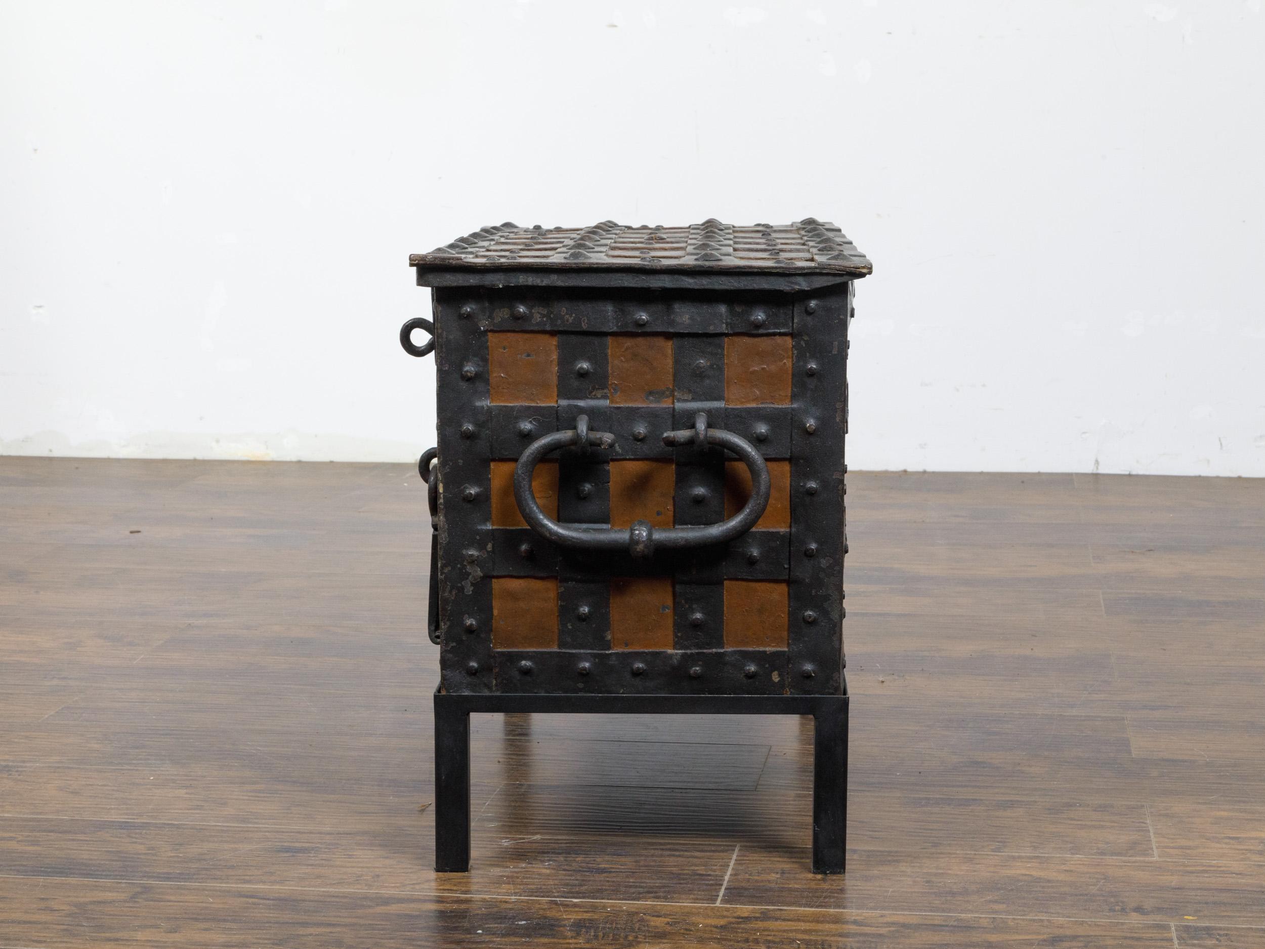 18th Century English Two-Toned Wrought Iron and Wood Sea Chest on Metal Legs In Good Condition For Sale In Atlanta, GA