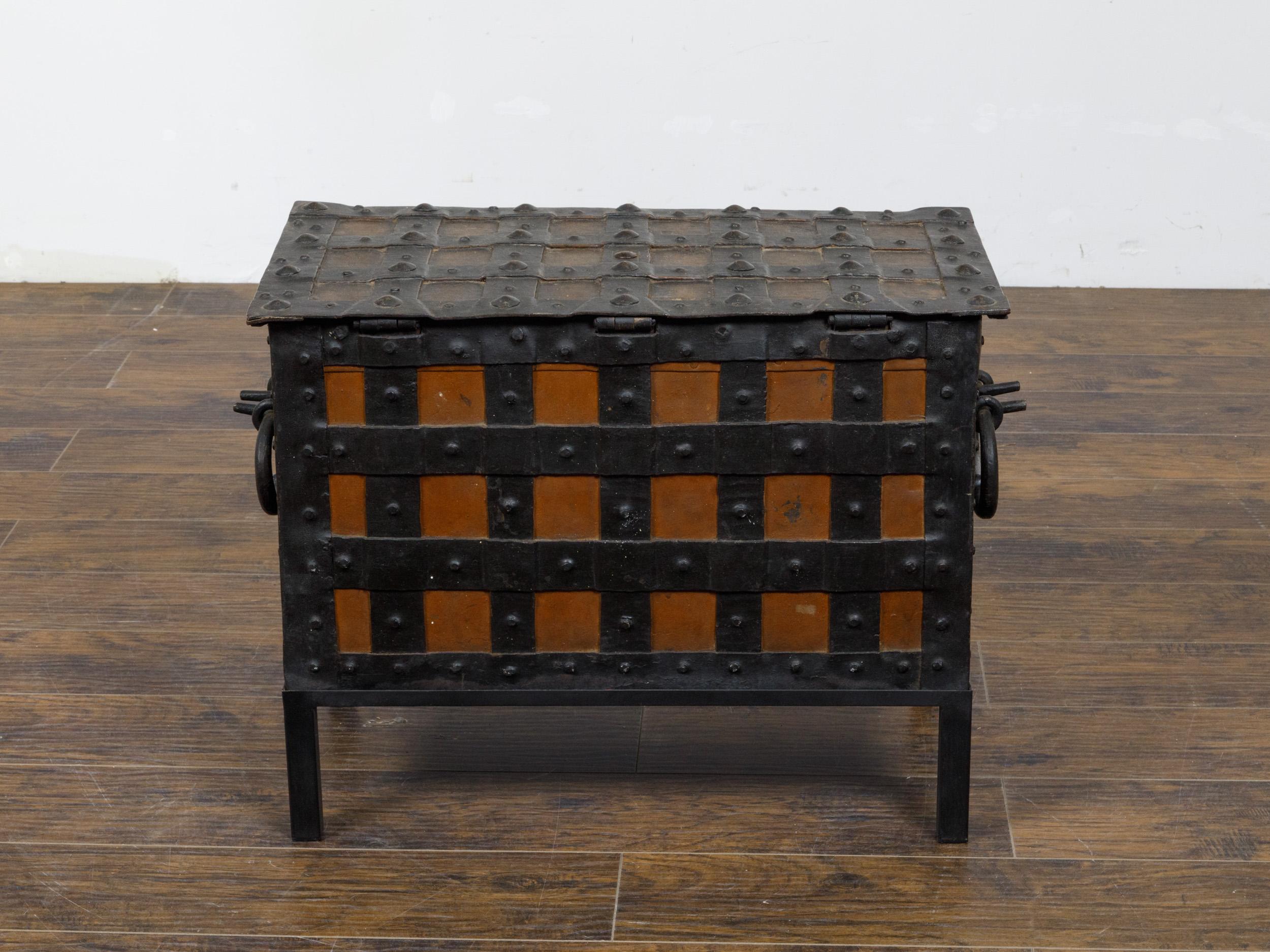 18th Century and Earlier 18th Century English Two-Toned Wrought Iron and Wood Sea Chest on Metal Legs For Sale
