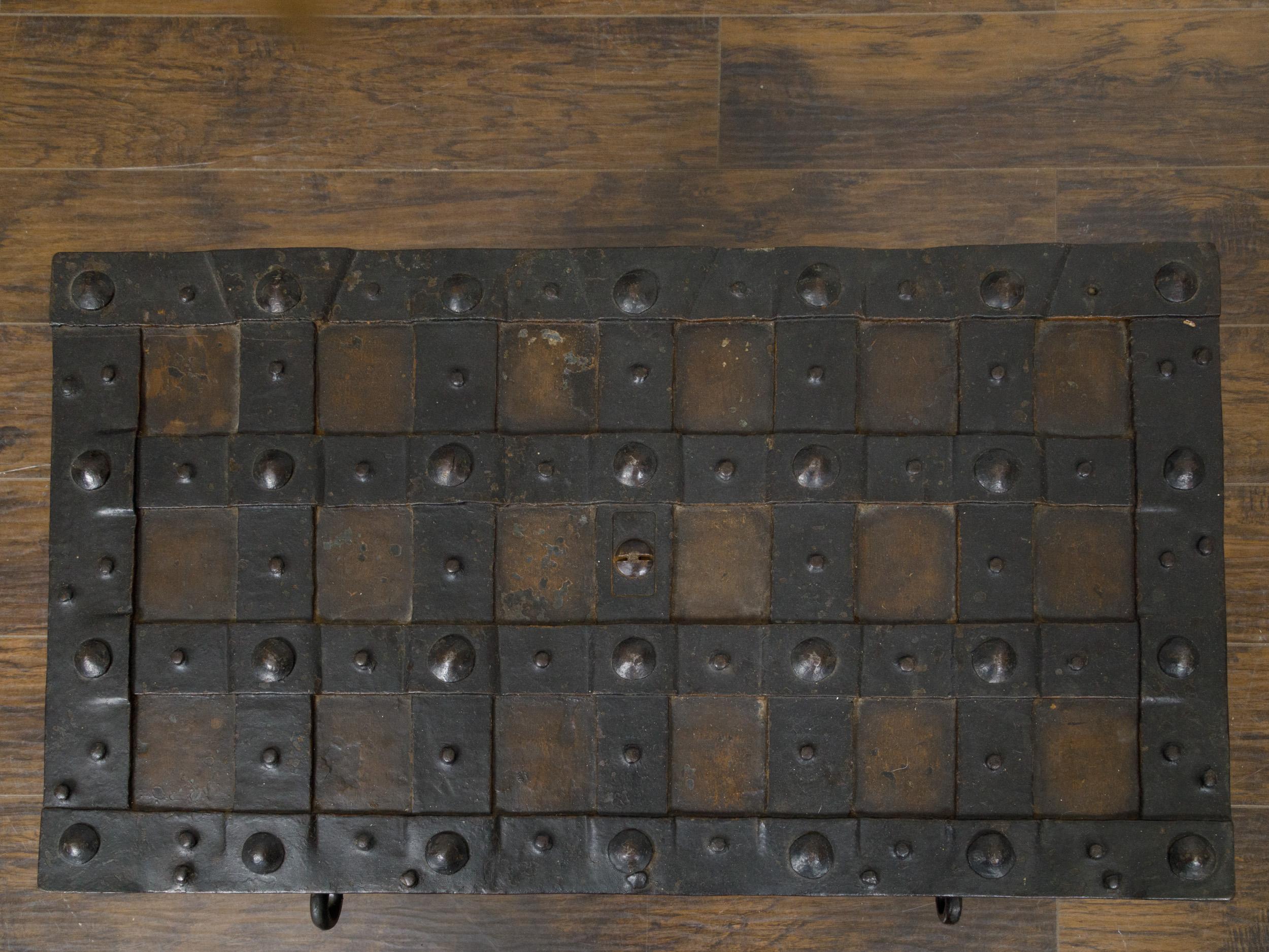 18th Century English Two-Toned Wrought Iron and Wood Sea Chest on Metal Legs For Sale 4