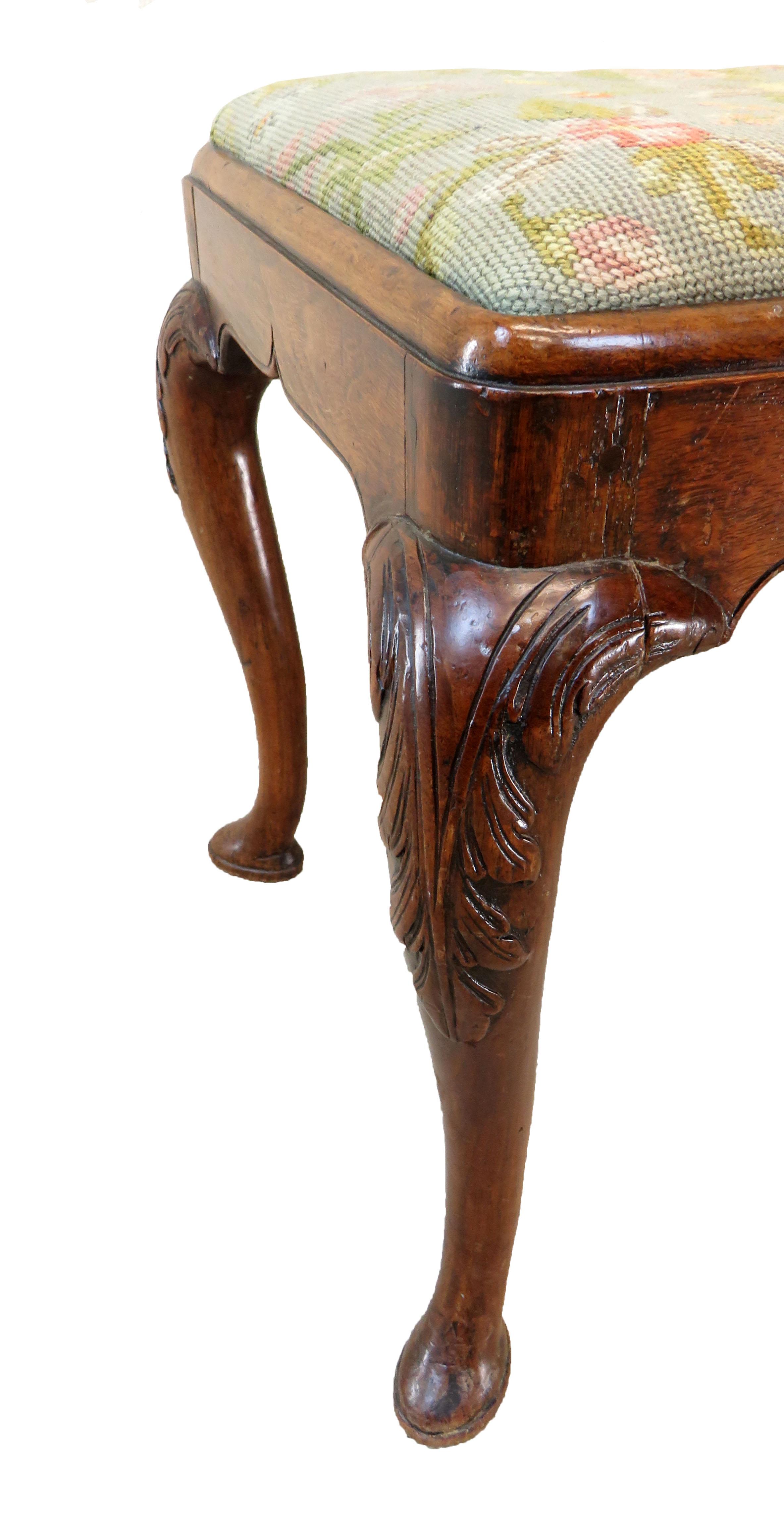 18th Century English Walnut Antique Stool In Good Condition In Bedfordshire, GB