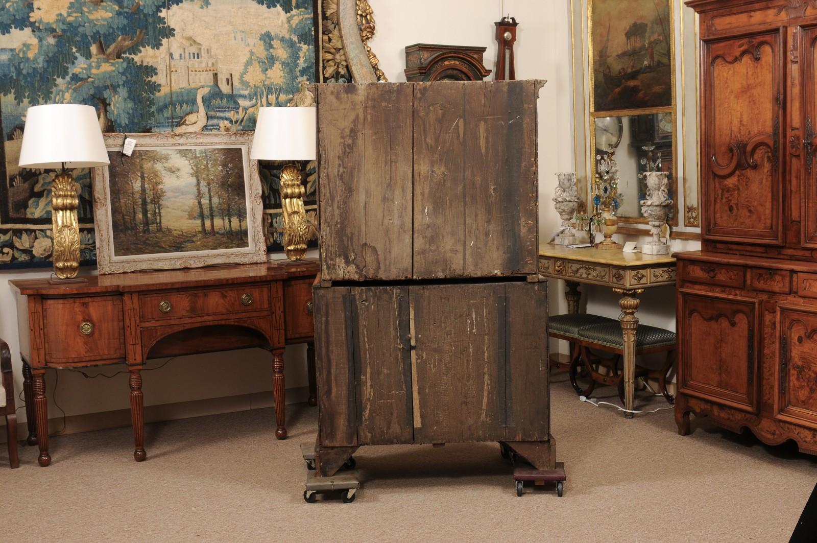 Cassapanca inglese in noce del XVIII secolo con ferramenta in bronzo in vendita 5