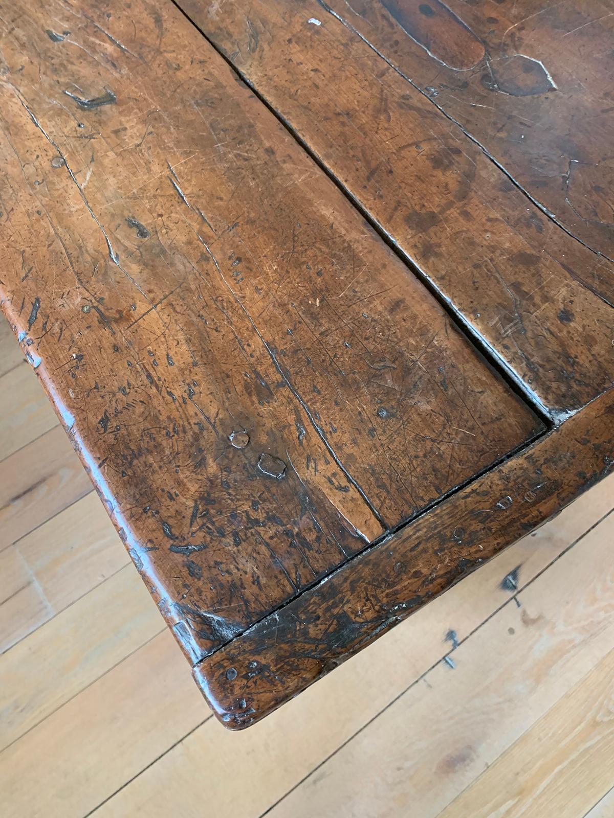 18th Century English Walnut Hall Table with Four Sided Stretcher For Sale 2