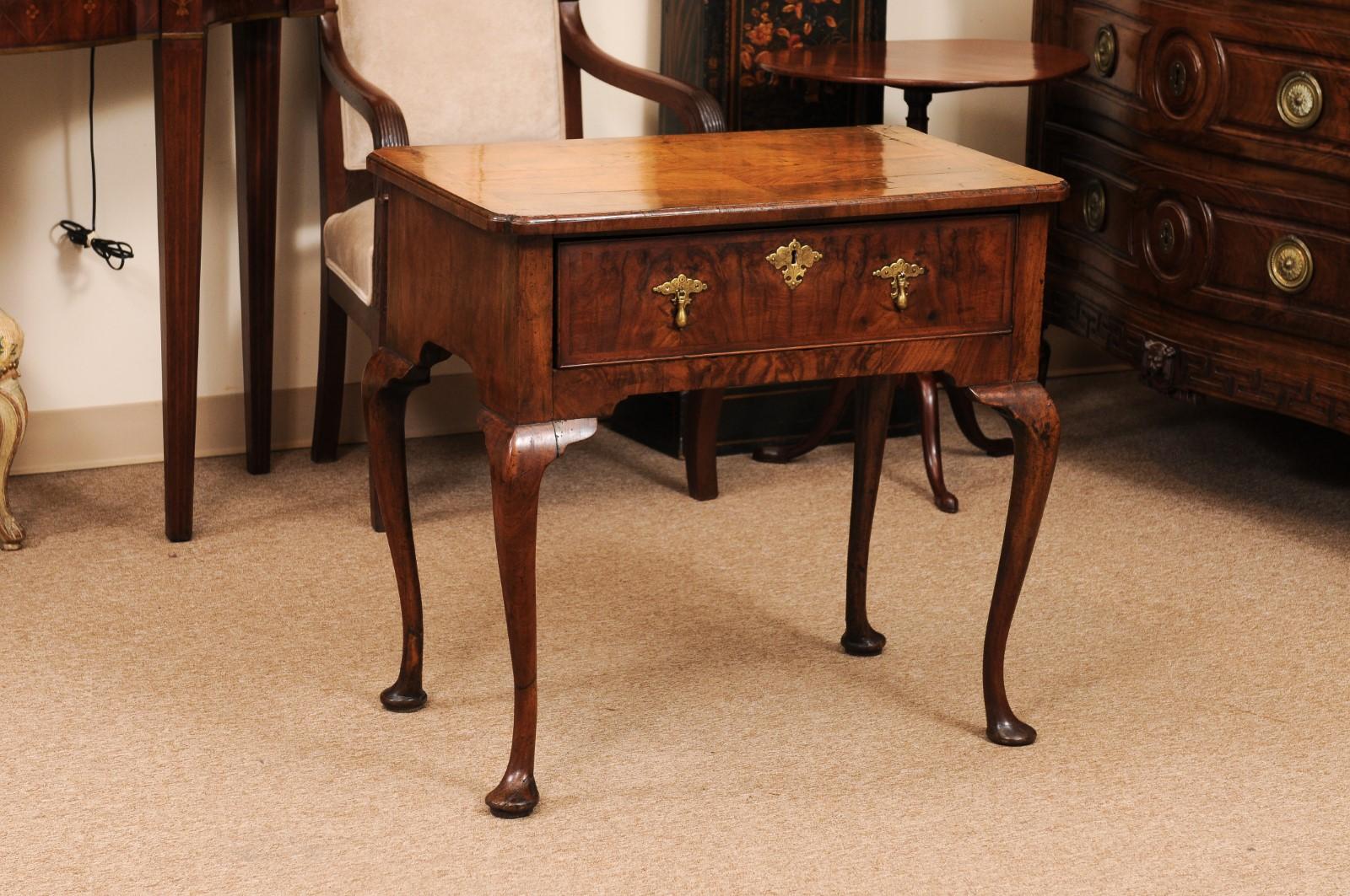18th Century English Walnut Lowboy with 1 Drawer, Cabriole Legs & Pad Foot In Fair Condition For Sale In Atlanta, GA