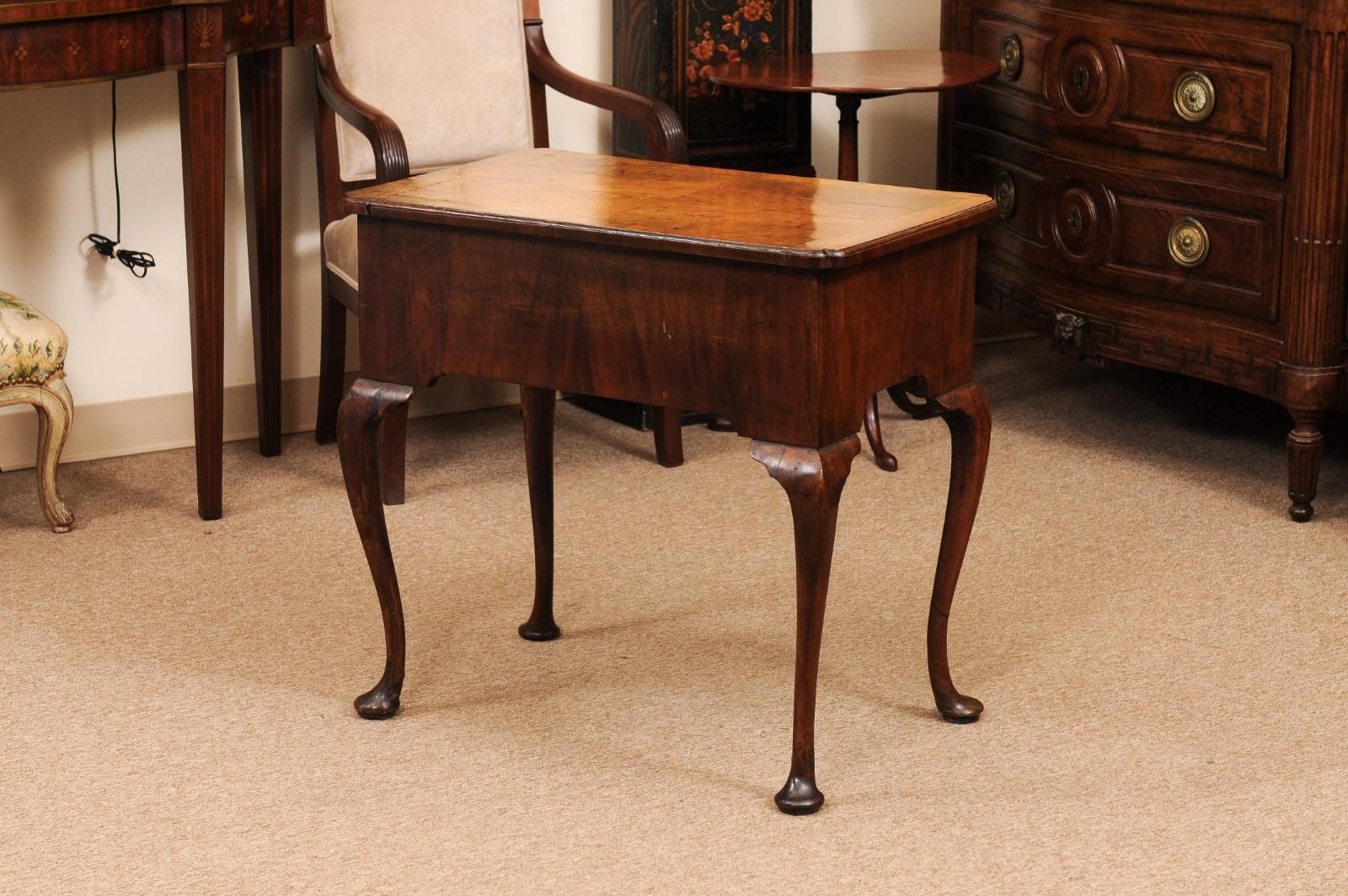 18th Century English Walnut Lowboy with 1 Drawer, Cabriole Legs & Pad Foot For Sale 4