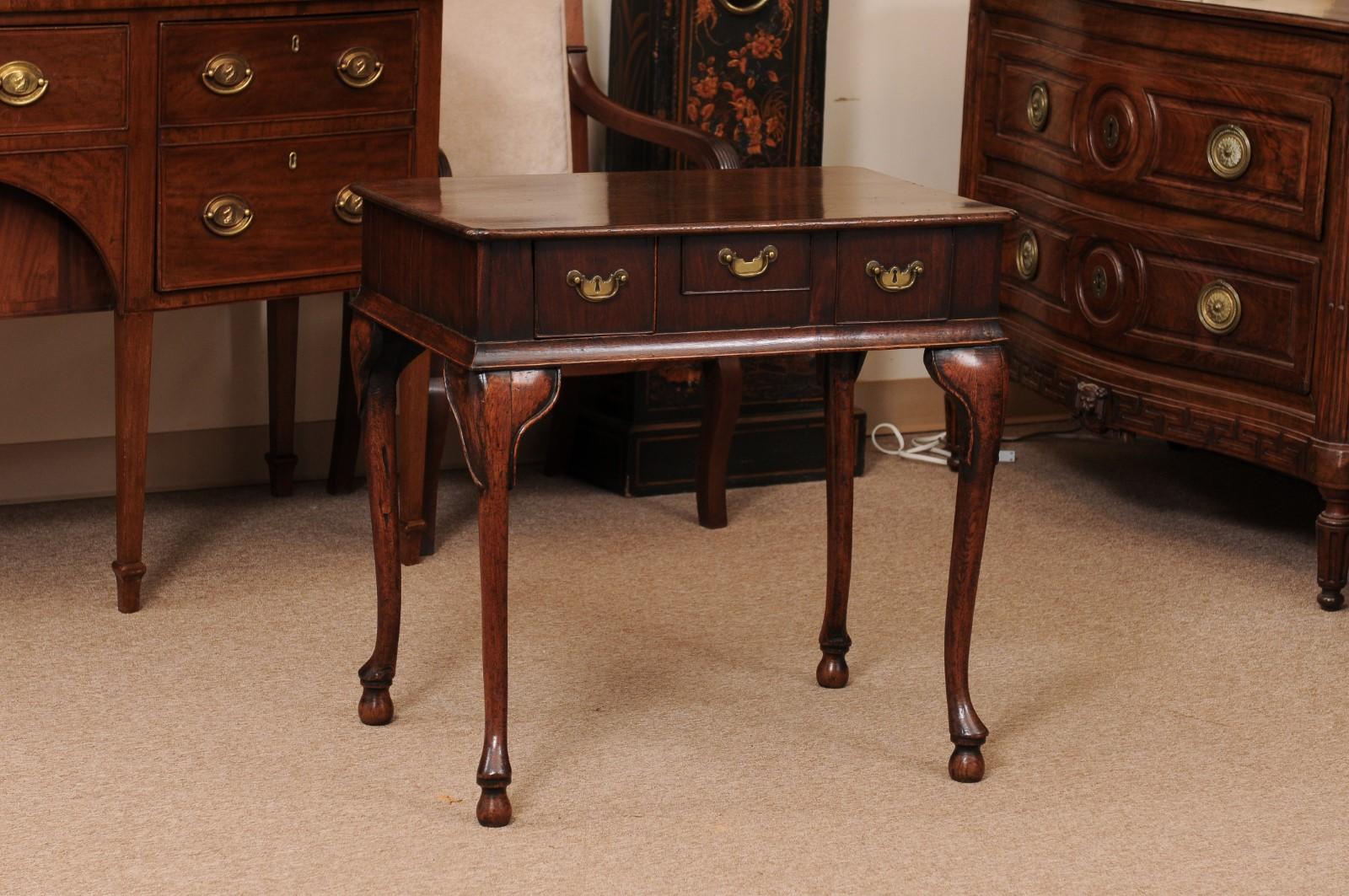 18th Century English Walnut Lowboy with 3 Drawers & Cabriole Legs In Fair Condition For Sale In Atlanta, GA